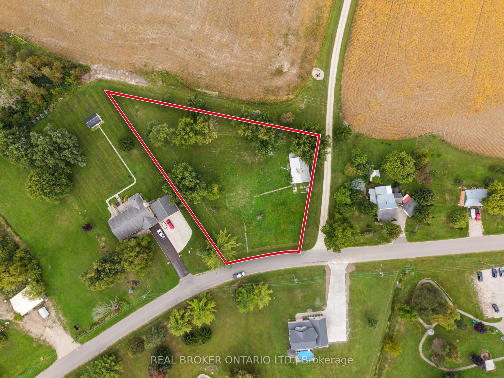 742 Josephine Street N Property Photo 2