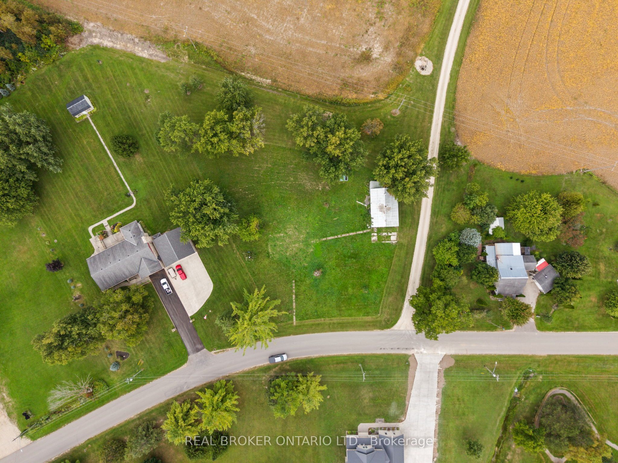 742 Josephine Street N Property Photo 8