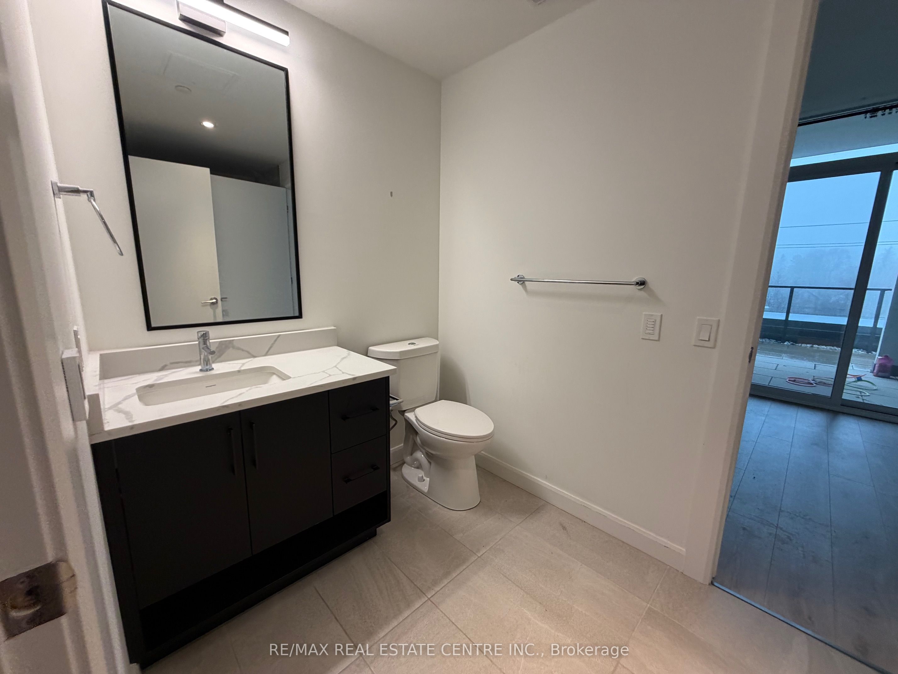 741 King Street W 301 Property Photo 10