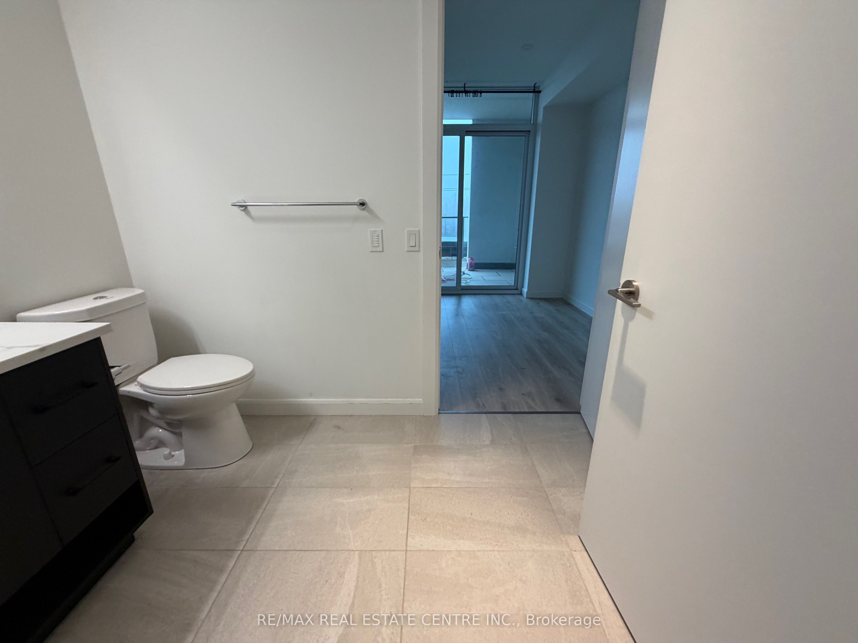 741 King Street W 301 Property Photo 11