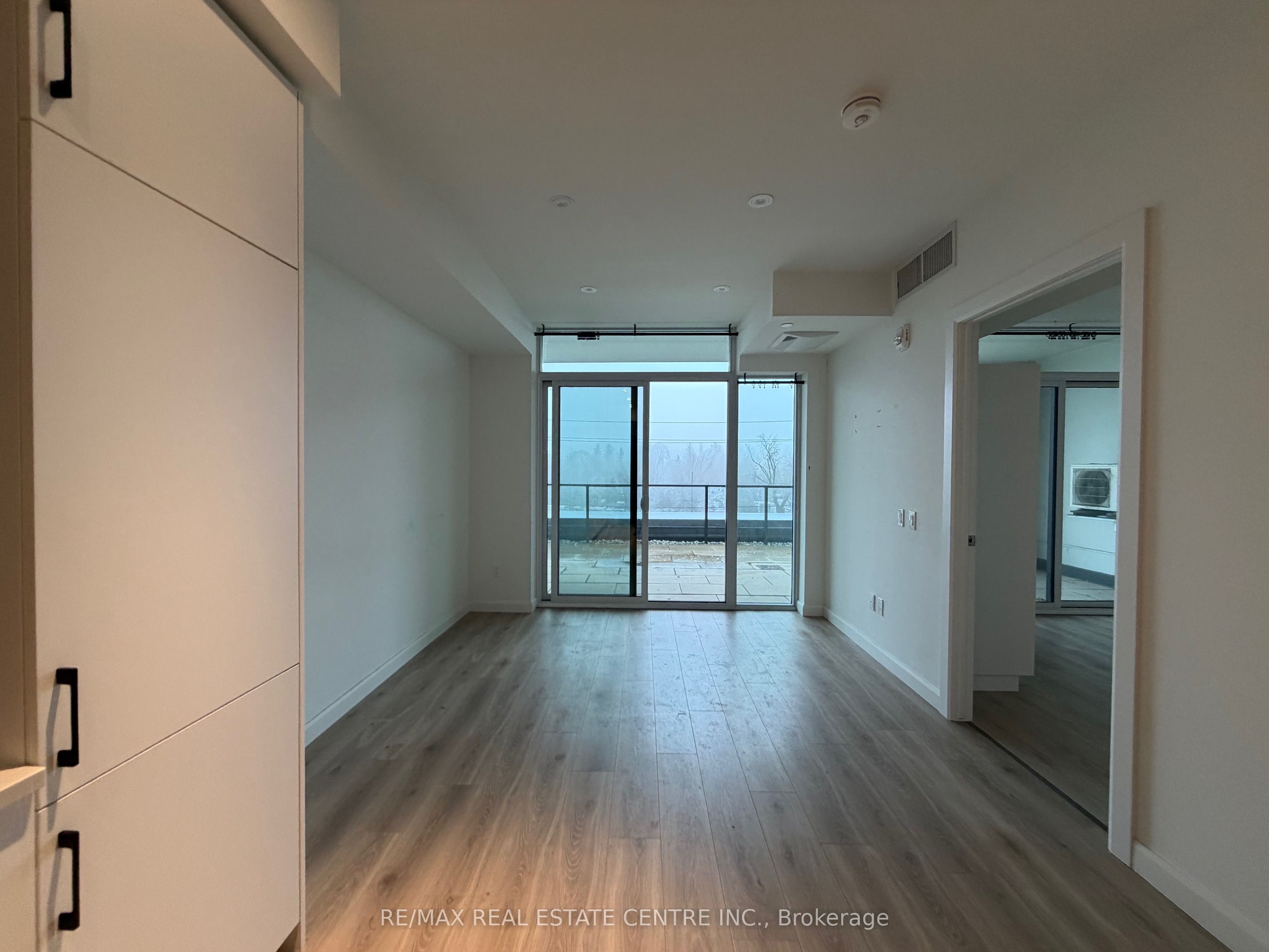741 King Street W 301 Property Photo 16