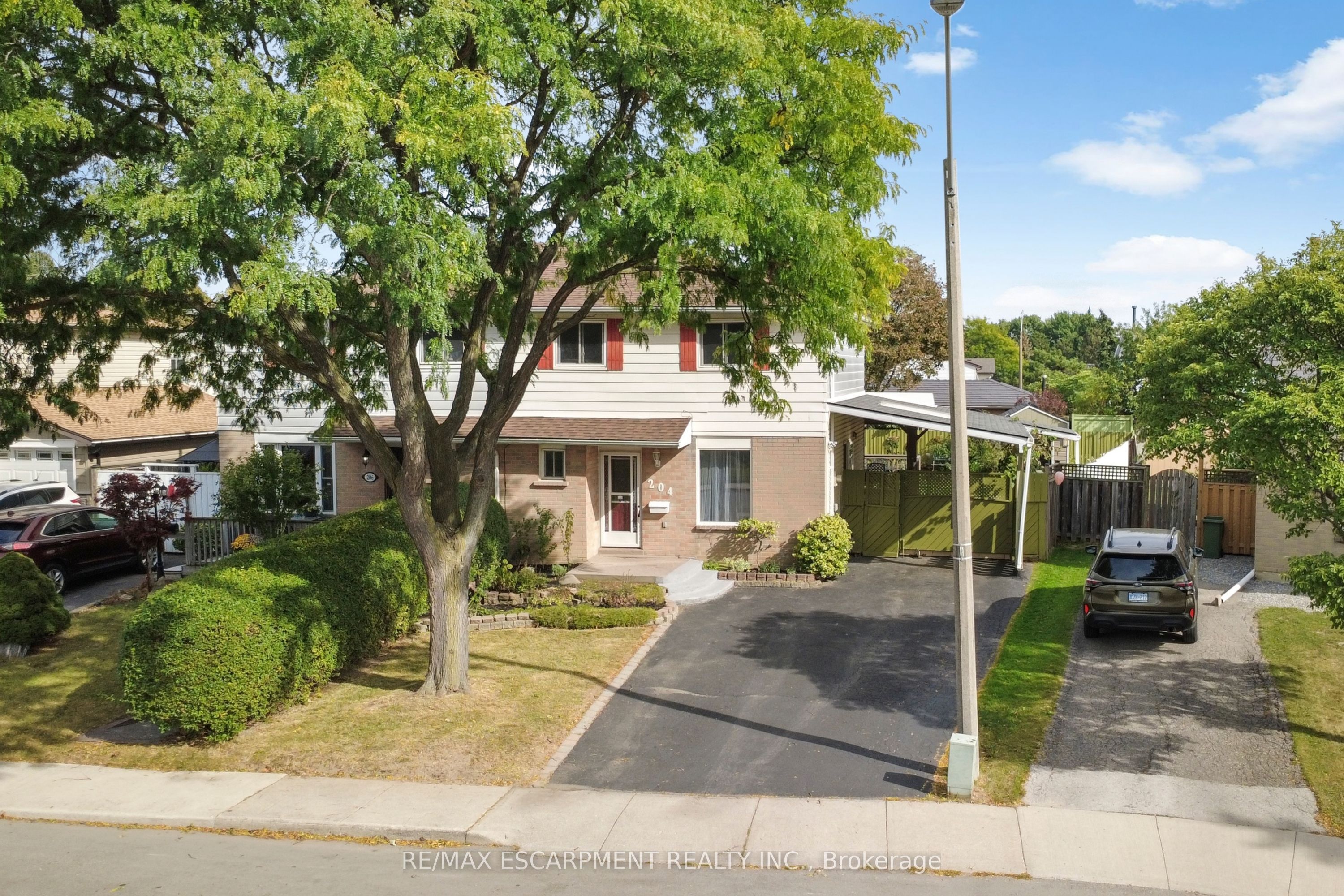 204 Birchcliffe Crescent Property Photo 2
