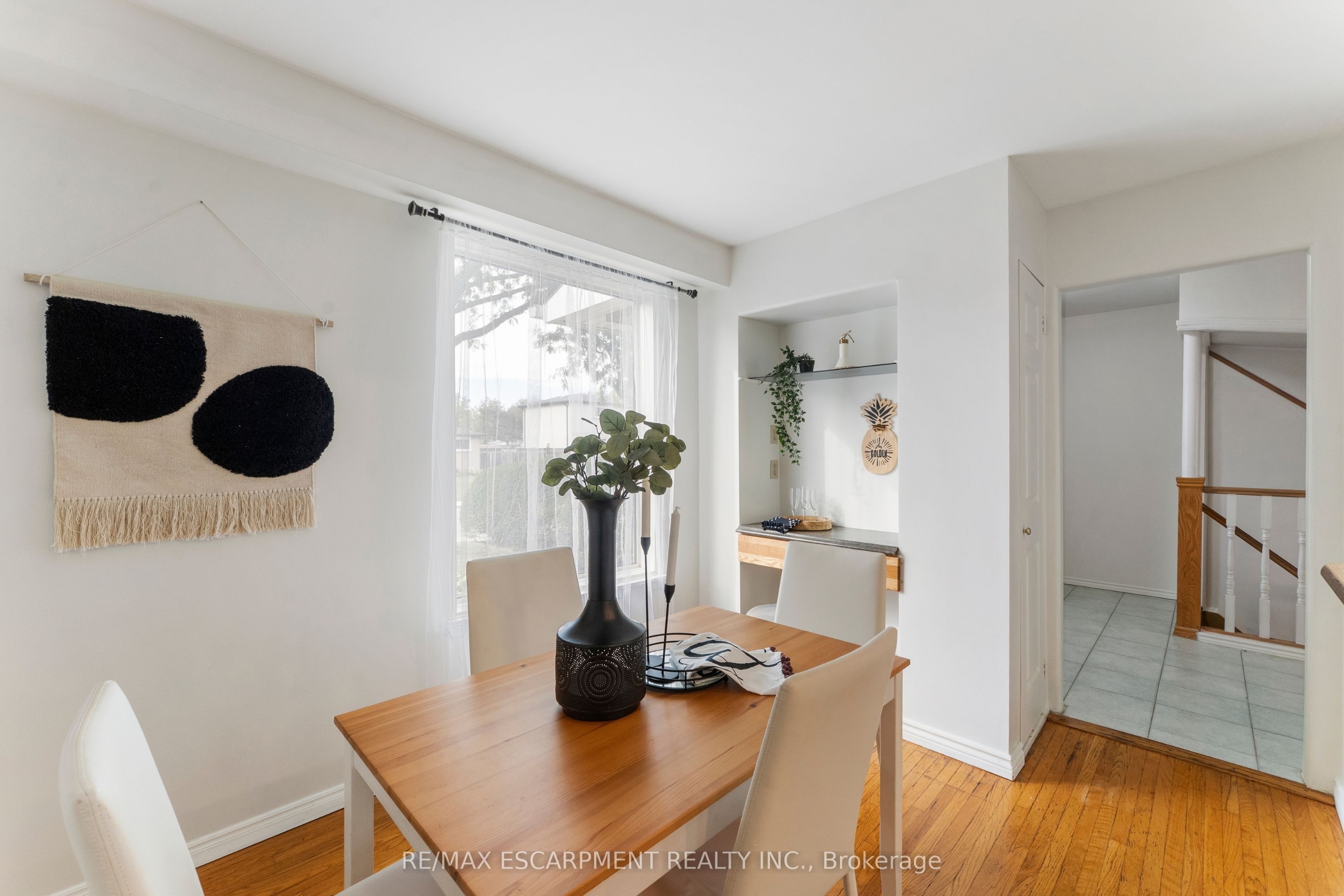 204 Birchcliffe Crescent Property Photo 10