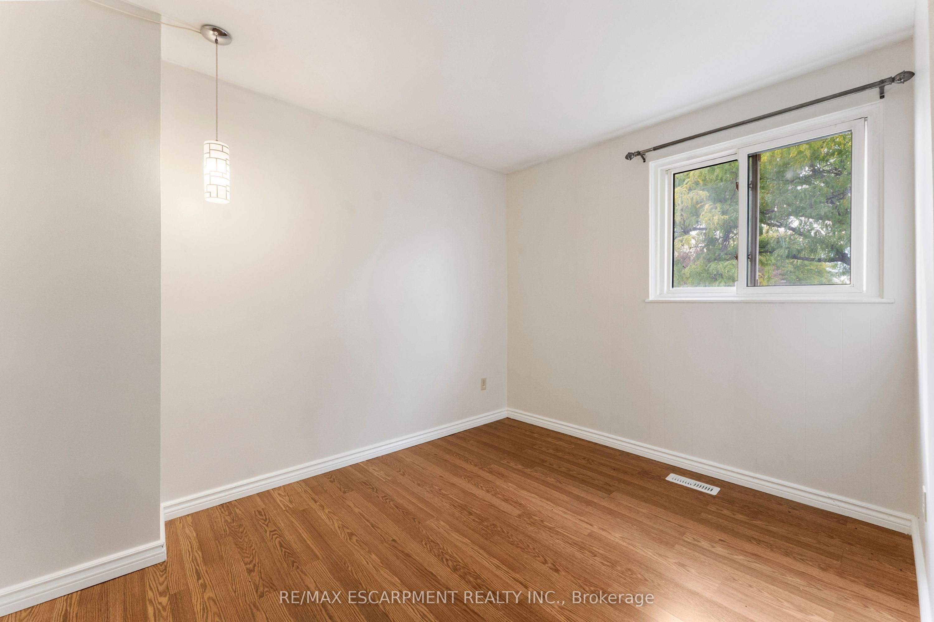 204 Birchcliffe Crescent Property Photo 25