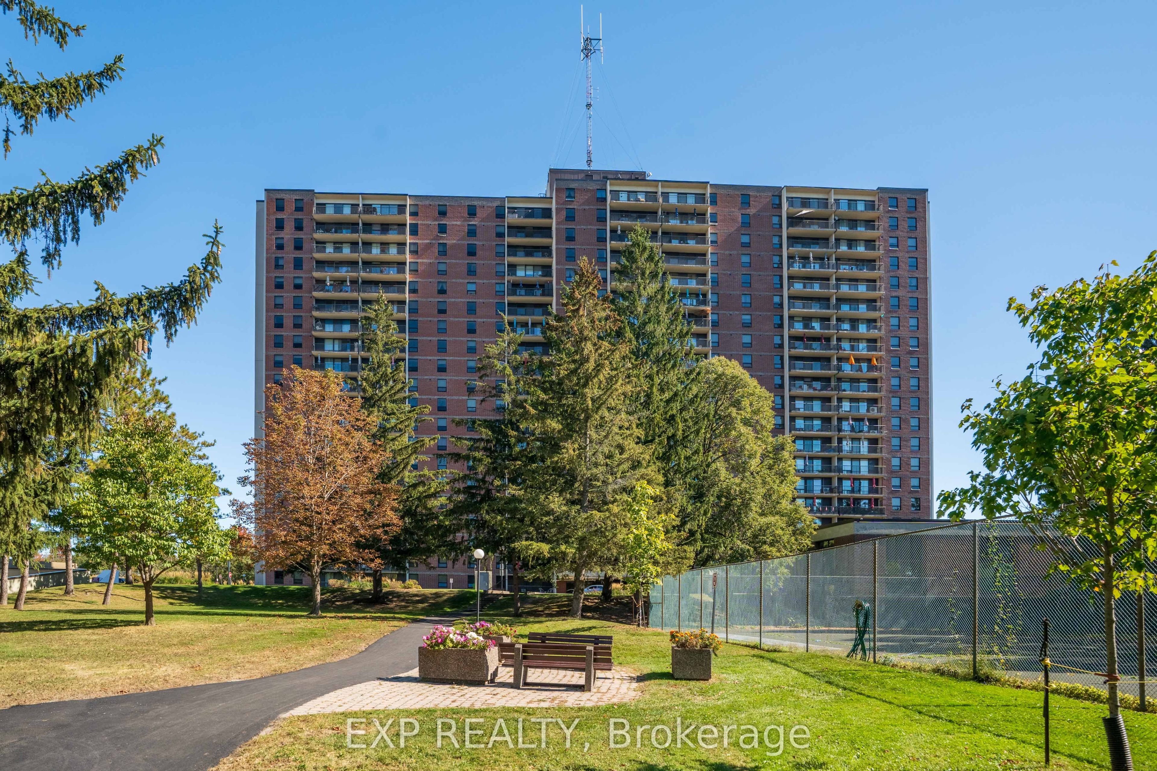 665 Bathgate Drive 404 Property Photo 1