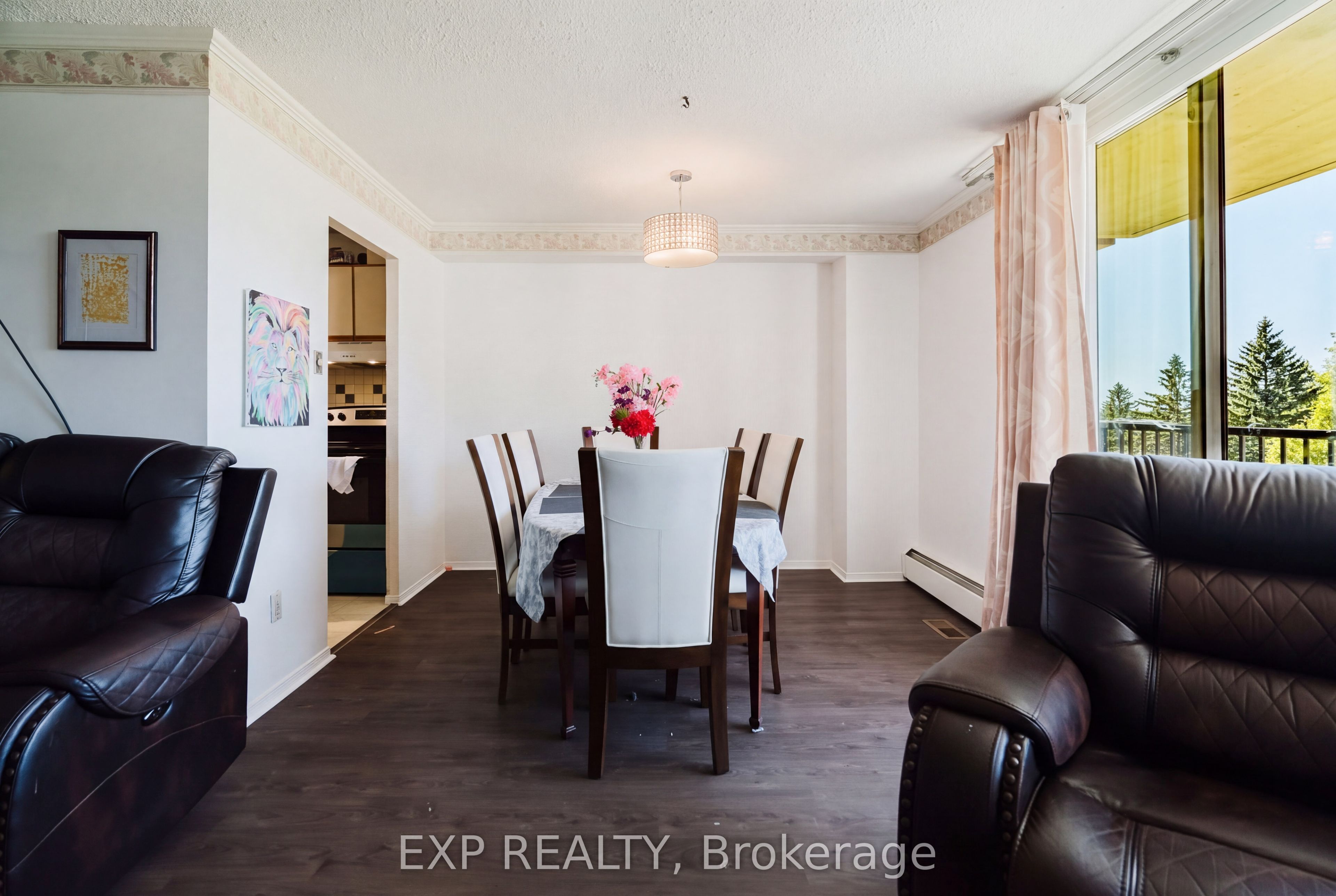 665 Bathgate Drive 404 Property Photo 13