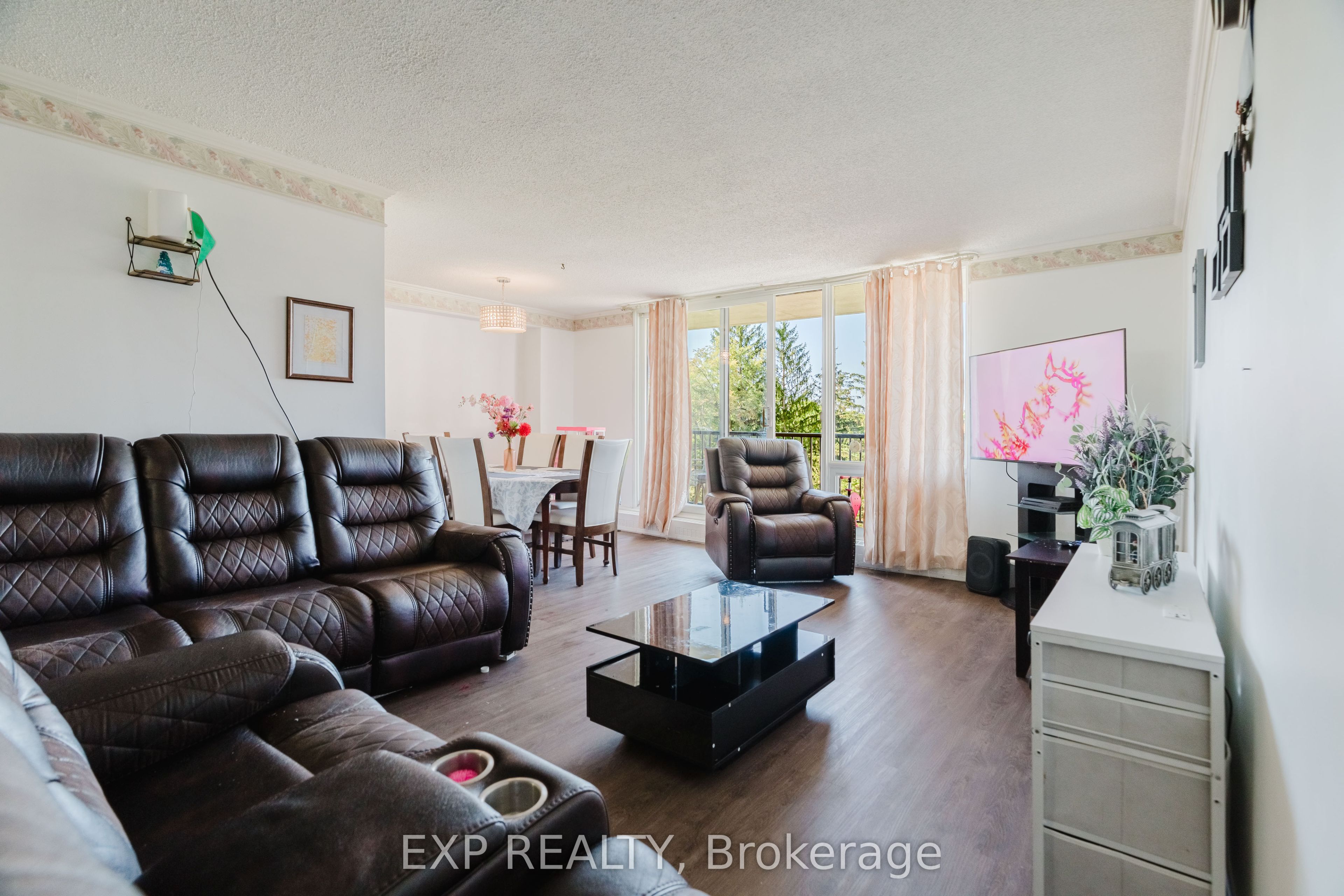 665 Bathgate Drive 404 Property Photo 15
