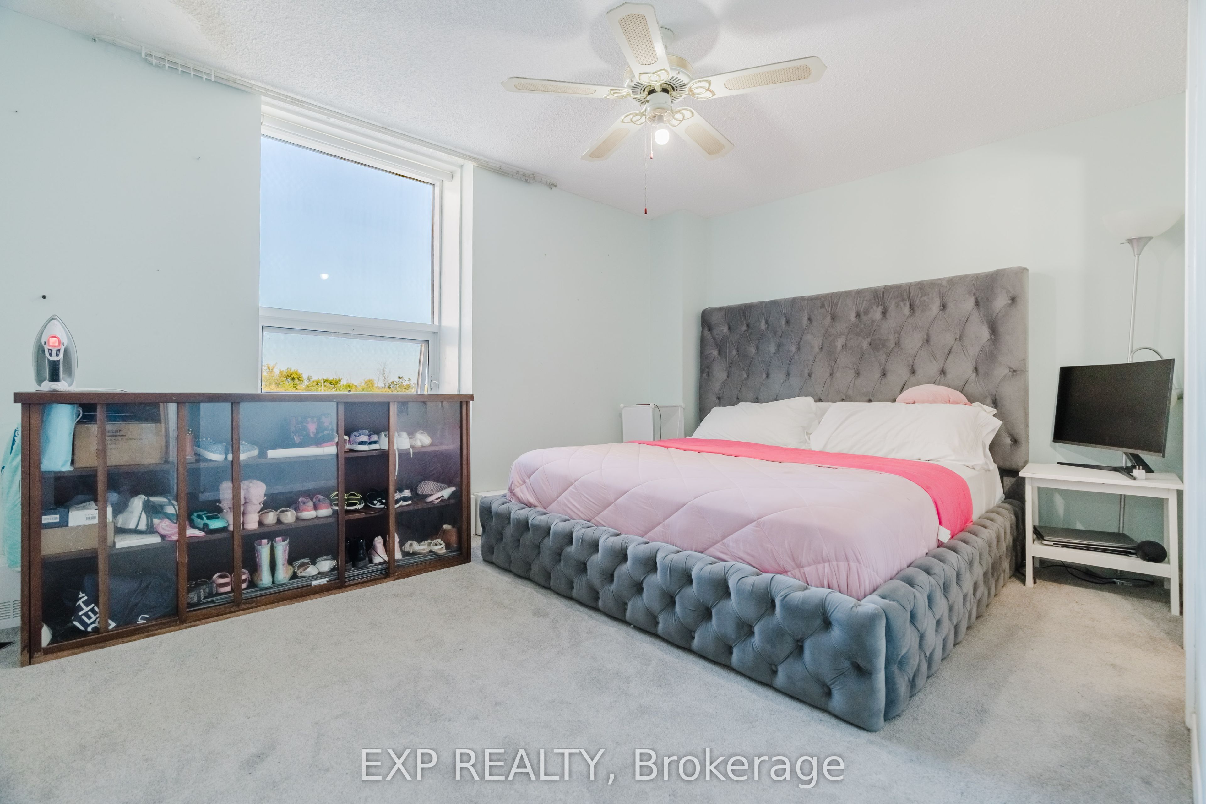 665 Bathgate Drive 404 Property Photo 25