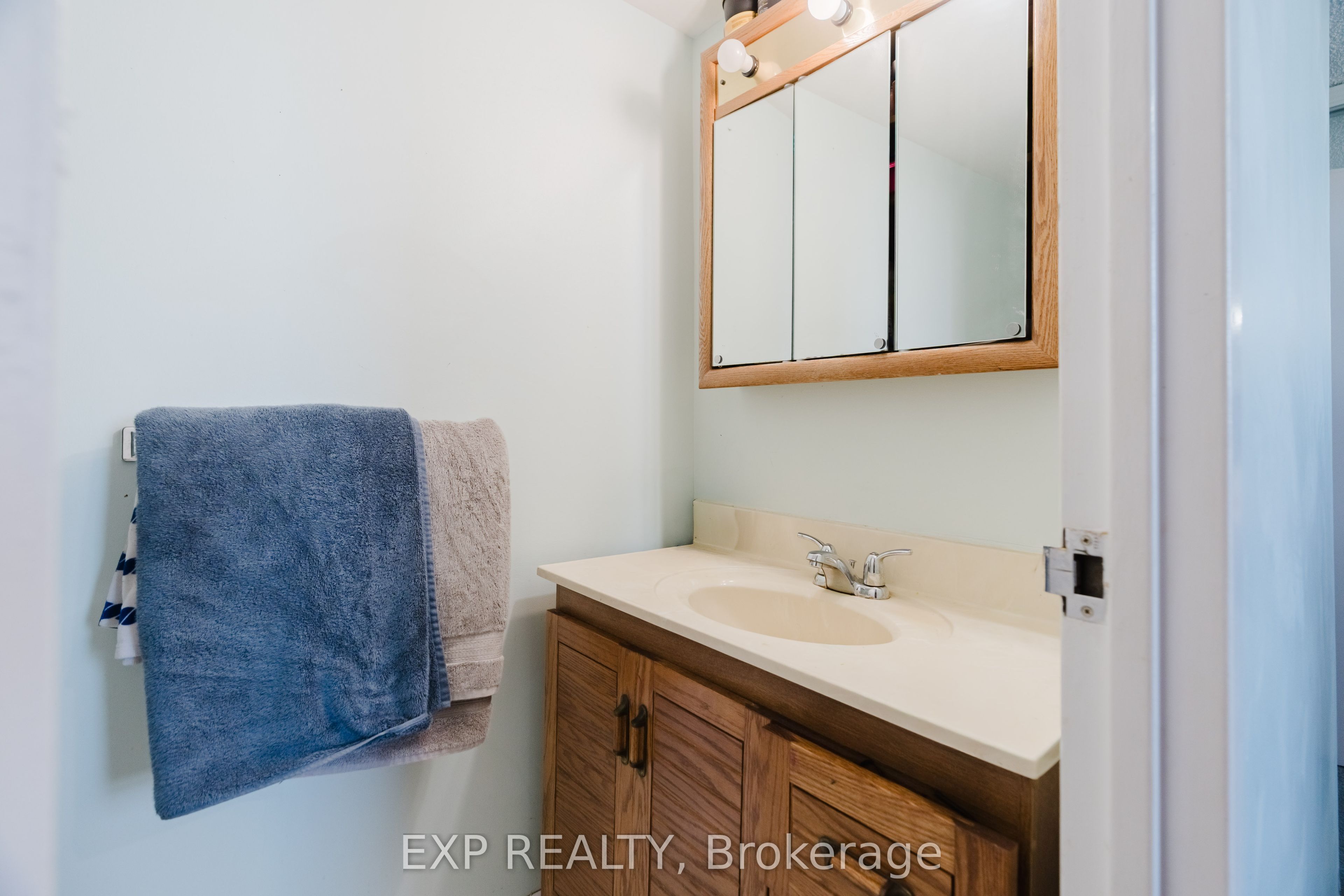 665 Bathgate Drive 404 Property Photo 28