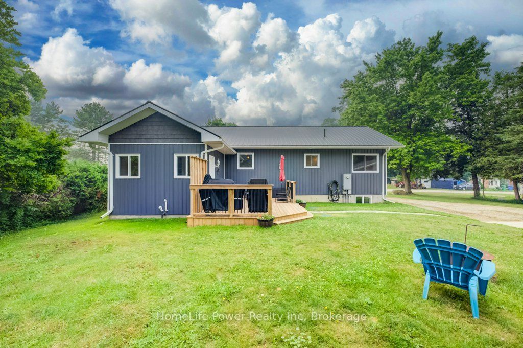 1077 Queen Street Property Photo 30