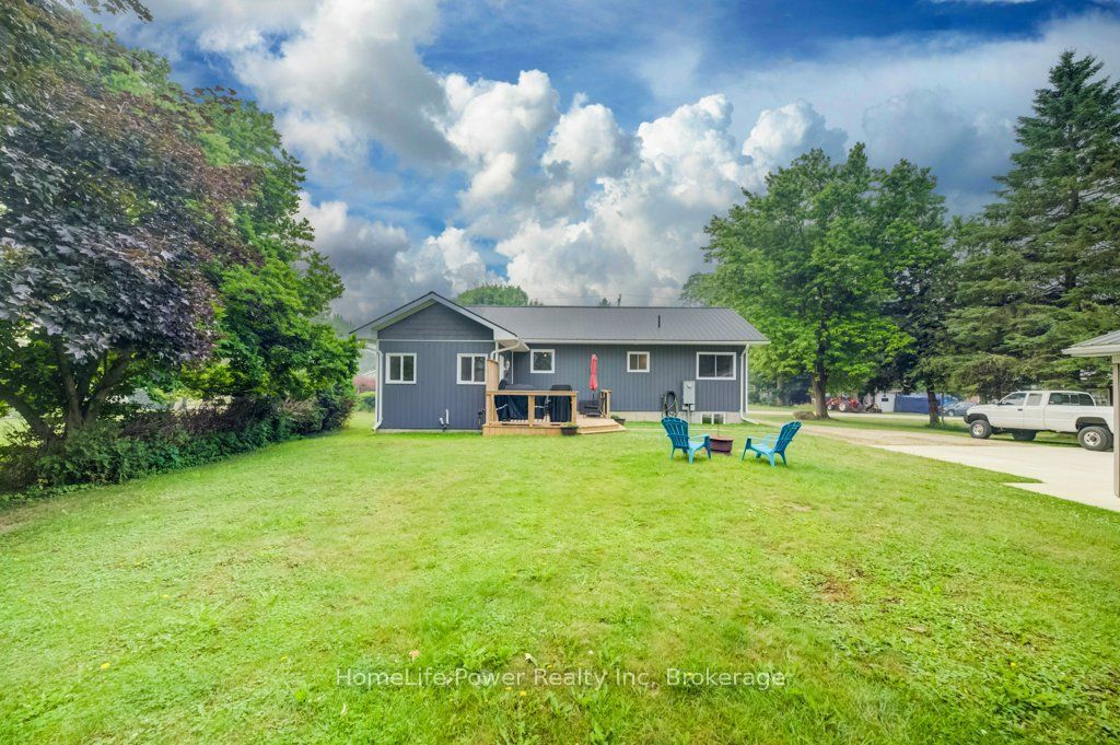 1077 Queen Street Property Photo 31