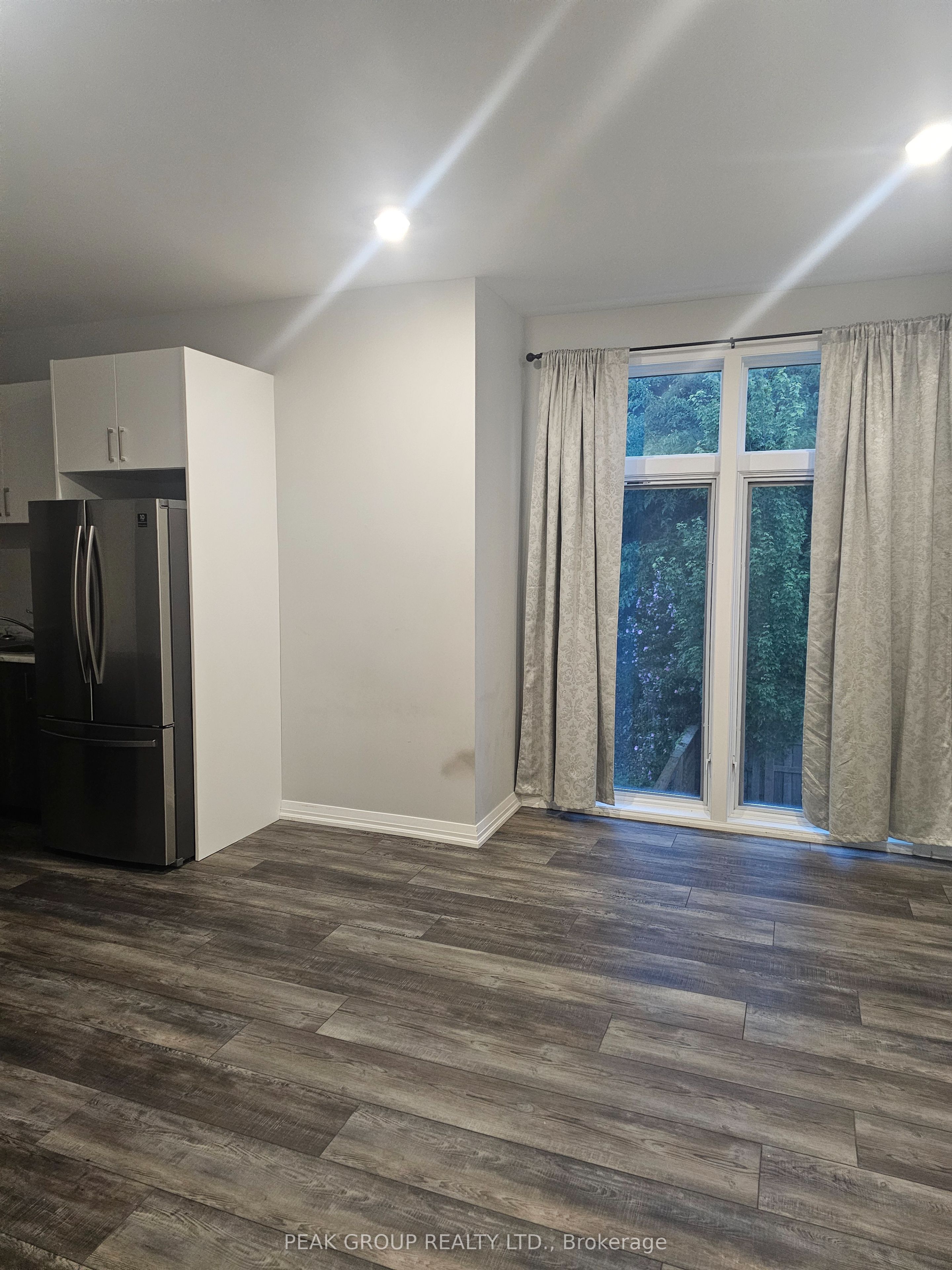5932 Dorchester Road W Property Photo 2
