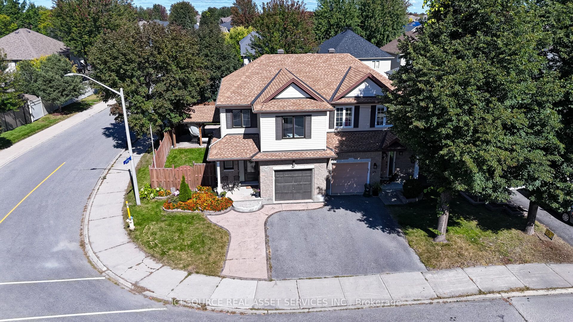 127 Waterbridge Drive Property Photo 1