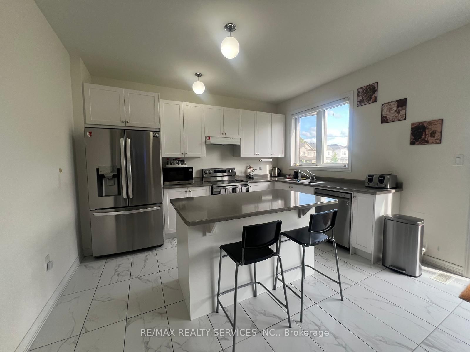 734 Anishinaabe Drive Property Photo 8