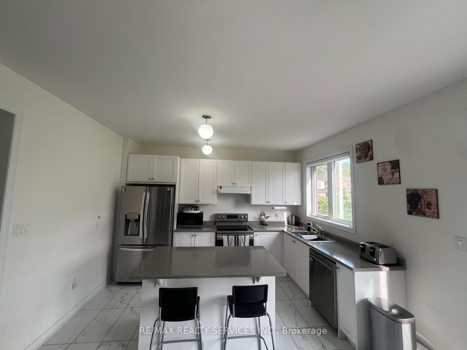 734 Anishinaabe Drive Property Photo 9