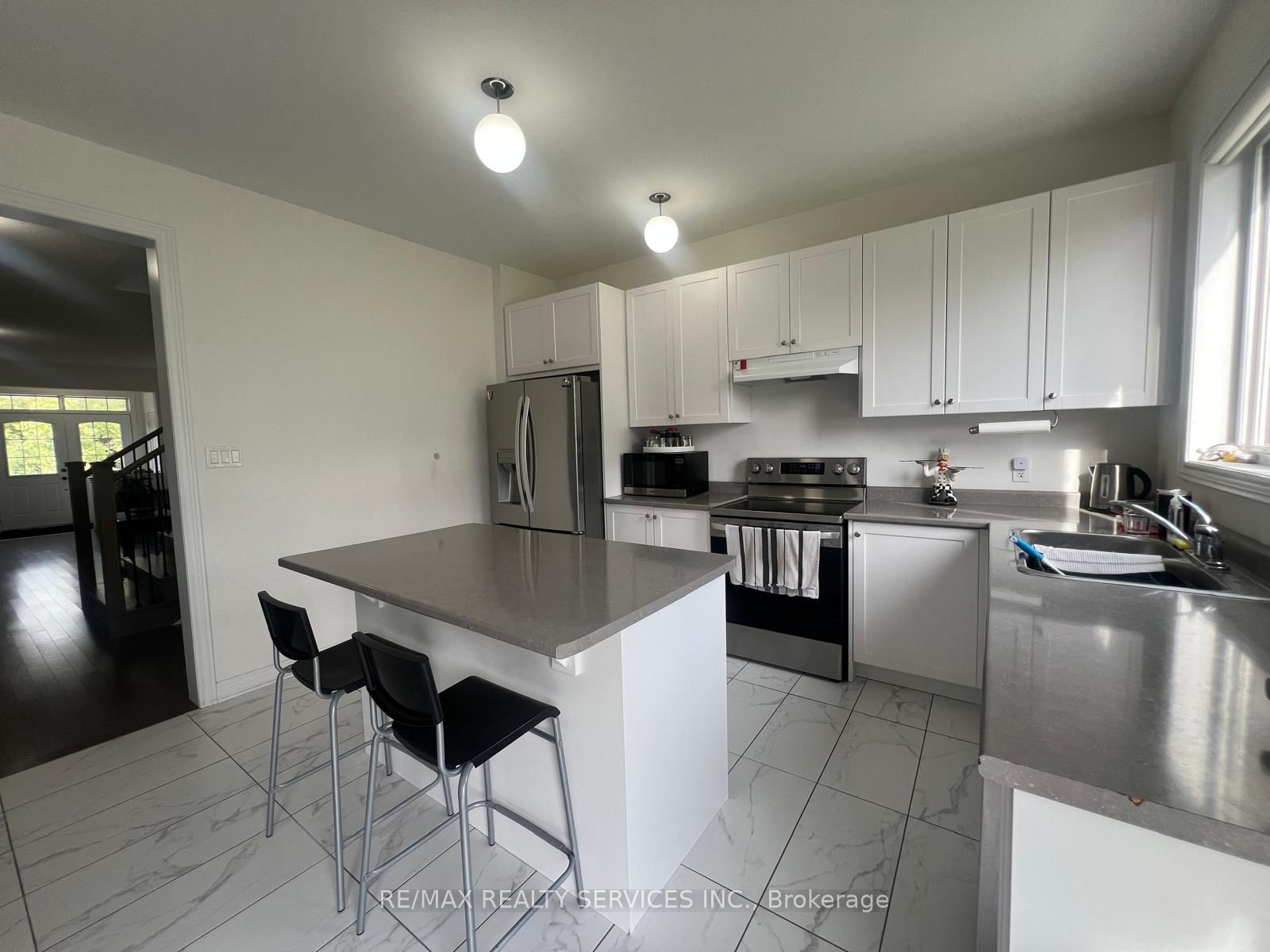 734 Anishinaabe Drive Property Photo 10