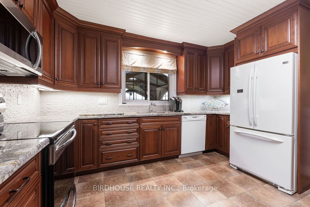 47 North Water Street Property Photo 11