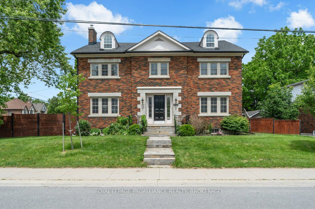 609 Earl Street Property Photo 1
