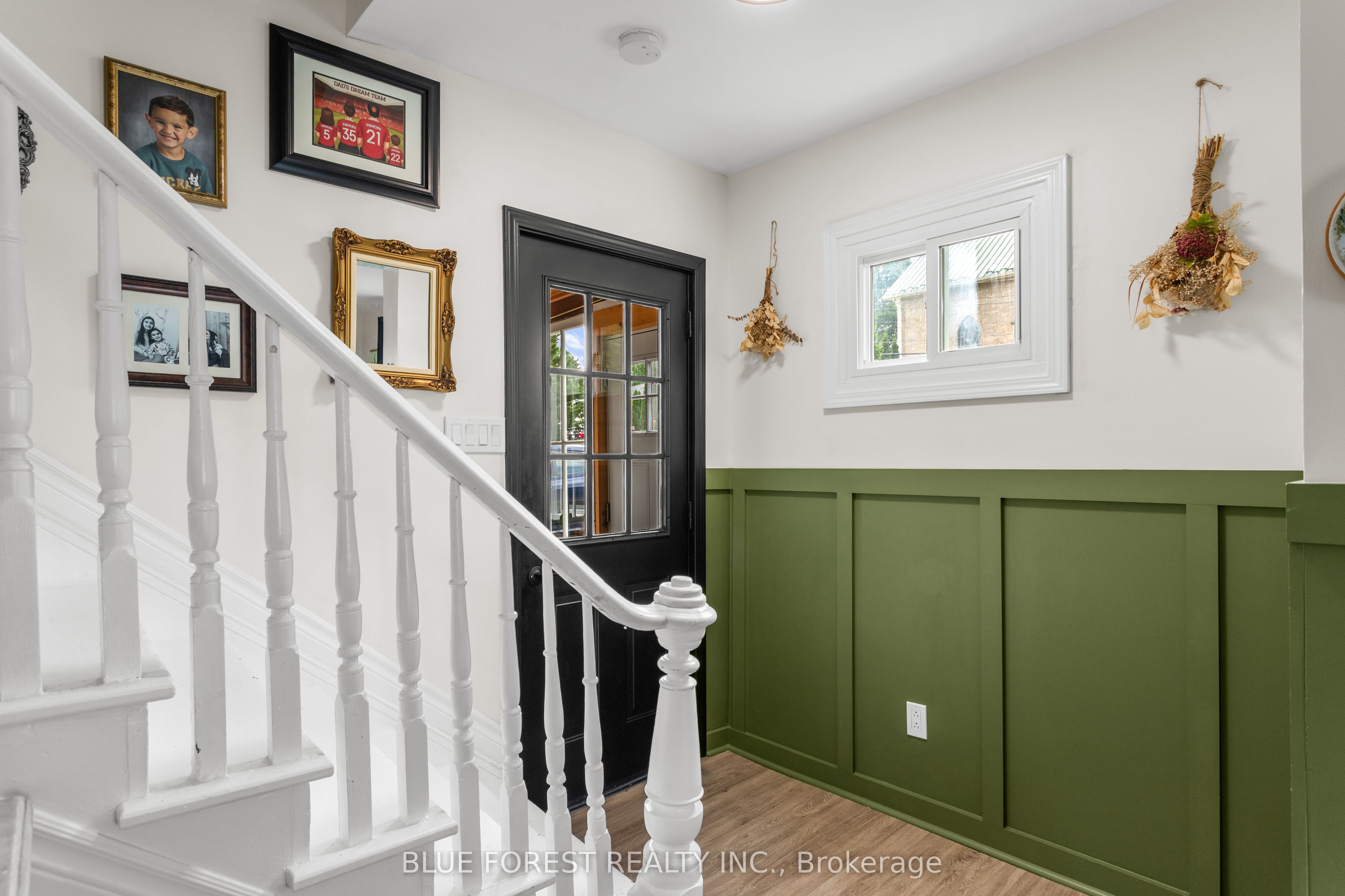 9 Union Street E Property Photo 5