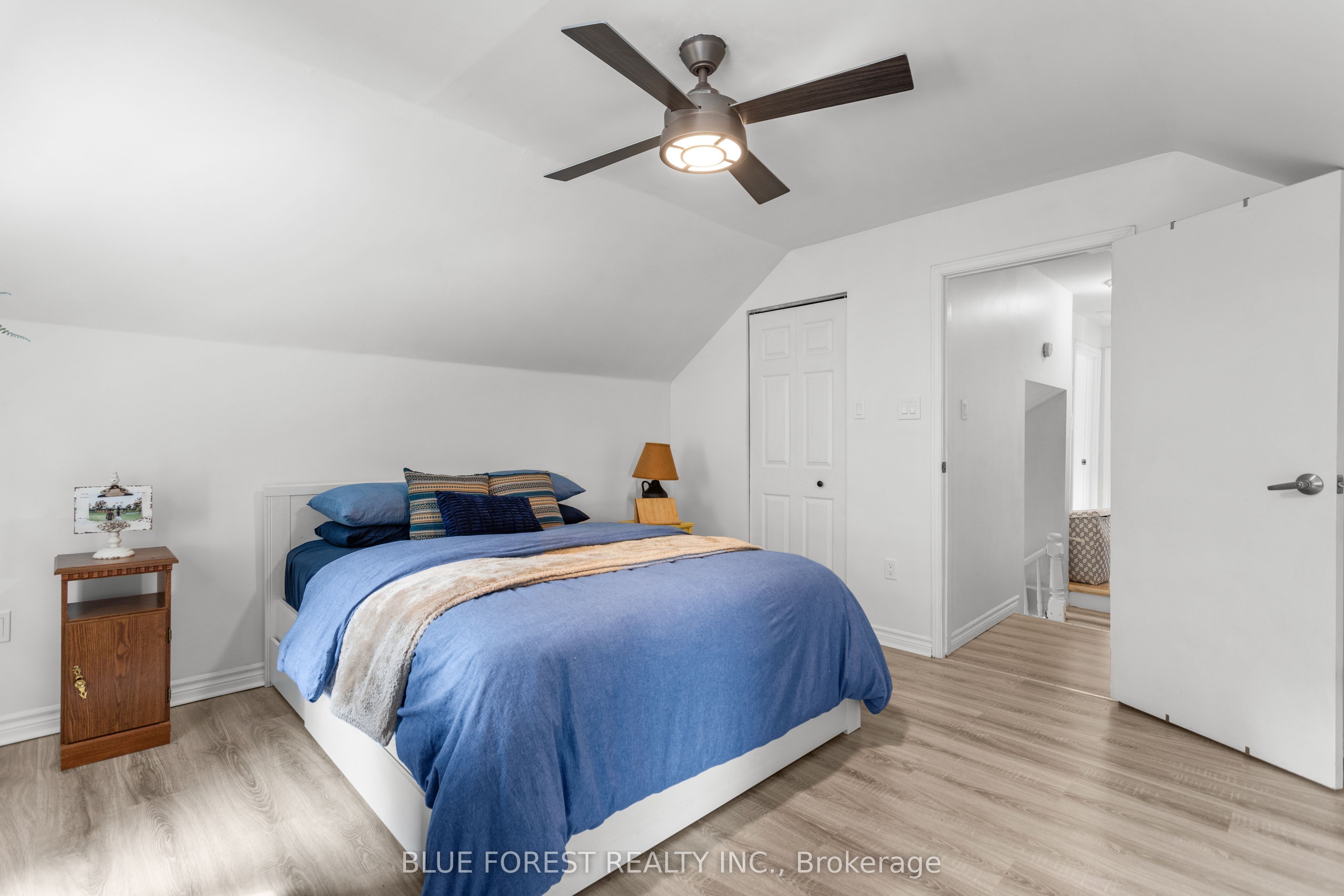9 Union Street E Property Photo 17