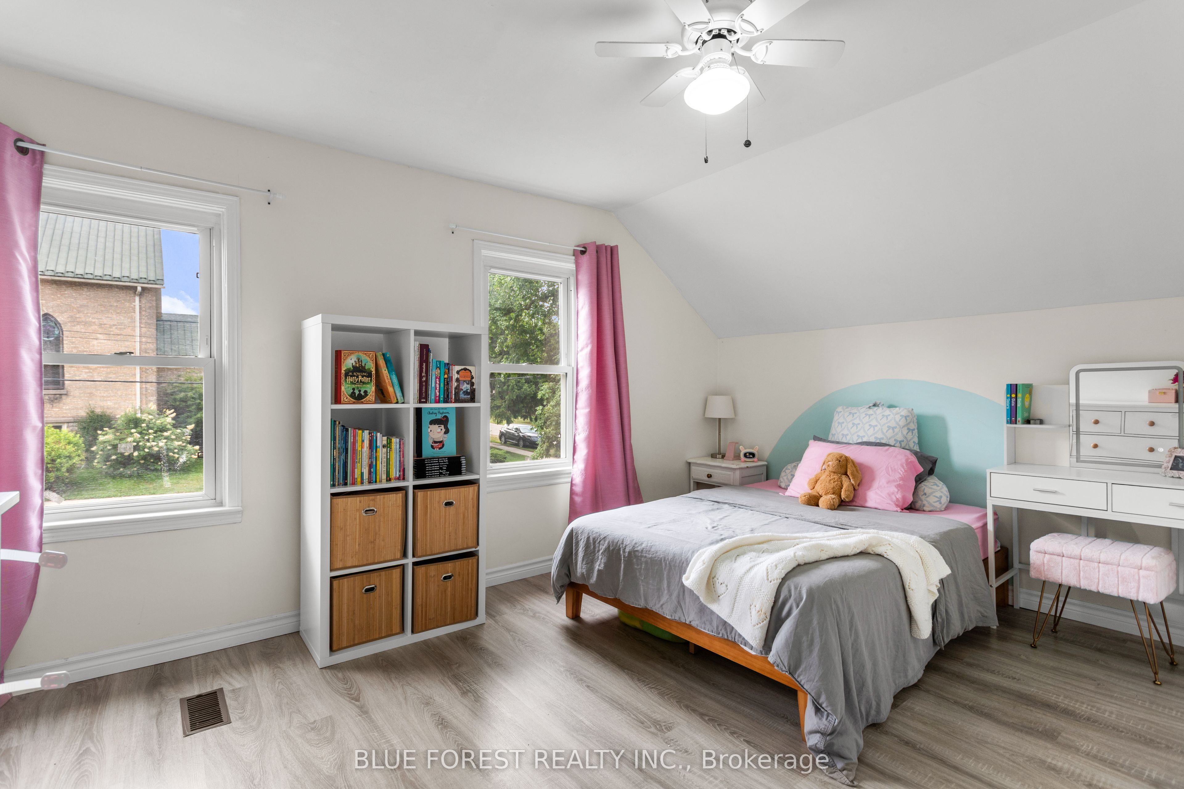 9 Union Street E Property Photo 20