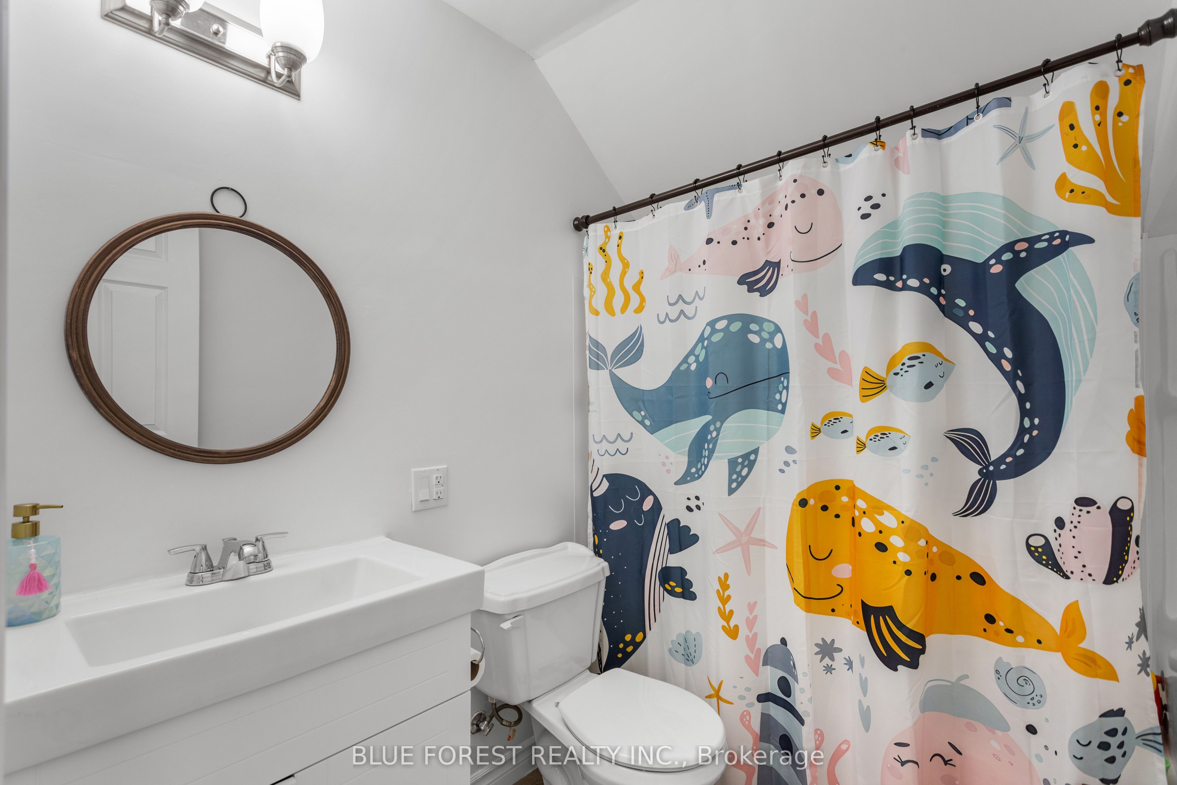 9 Union Street E Property Photo 24