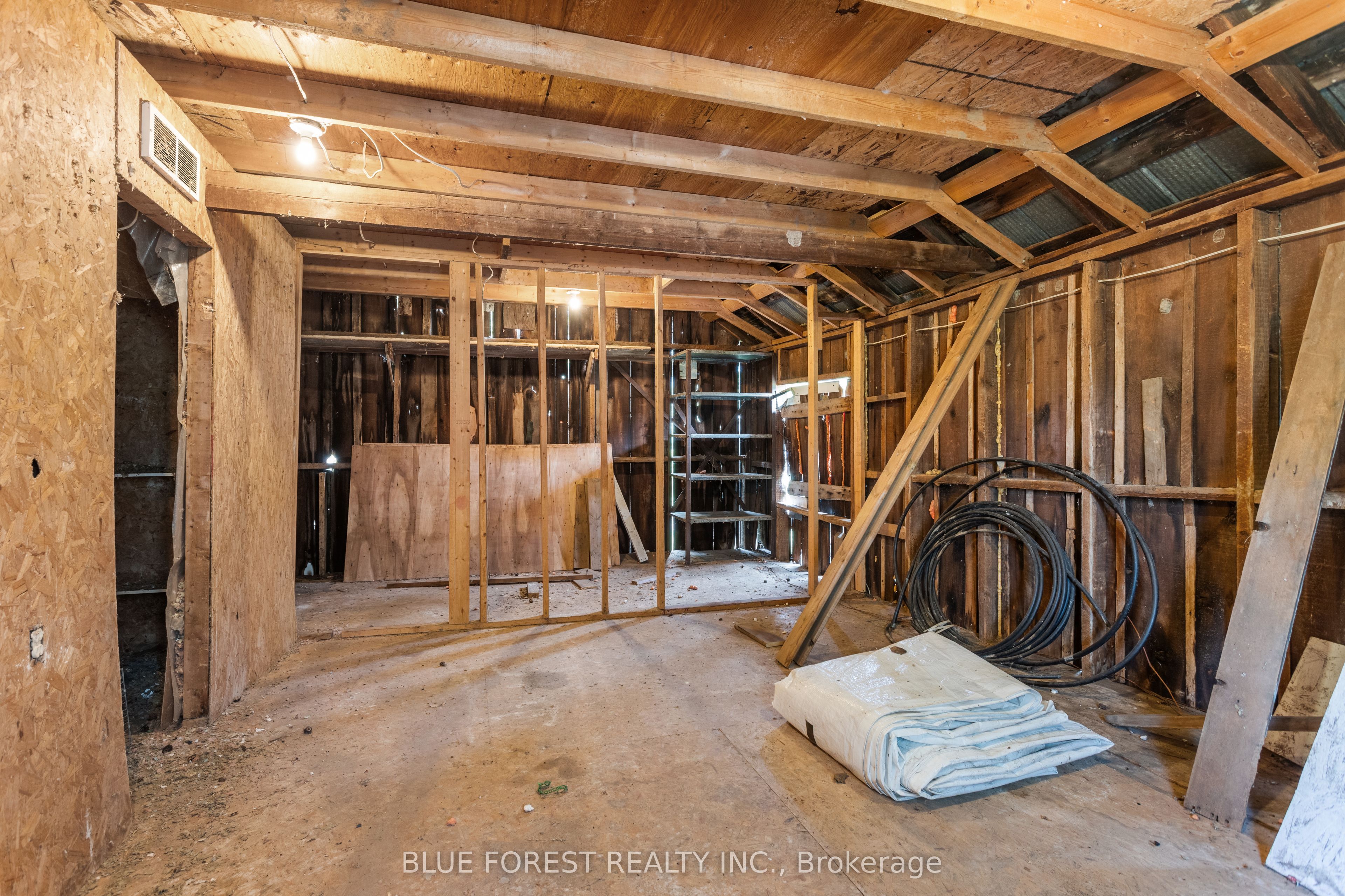 9 Union Street E Property Photo 36