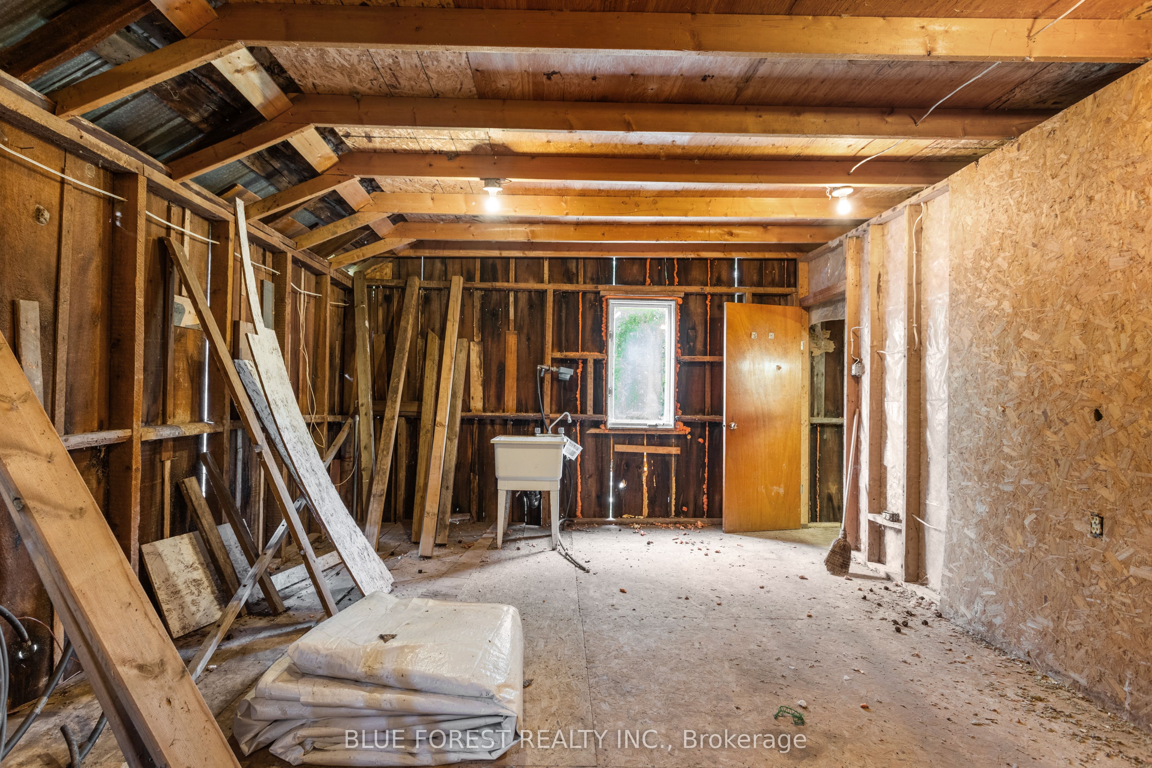 9 Union Street E Property Photo 37