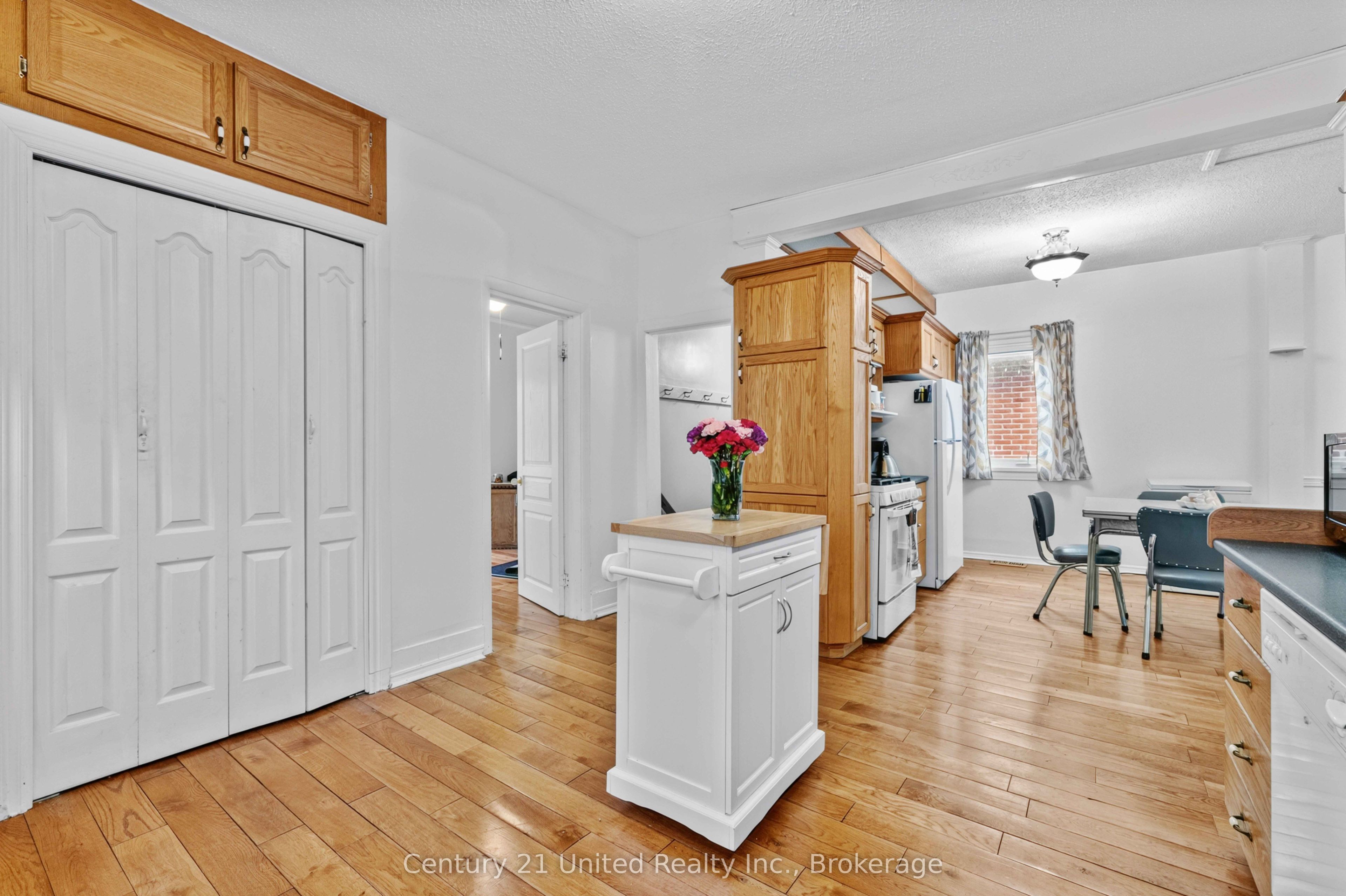 528 Brioux Avenue Property Photo 12