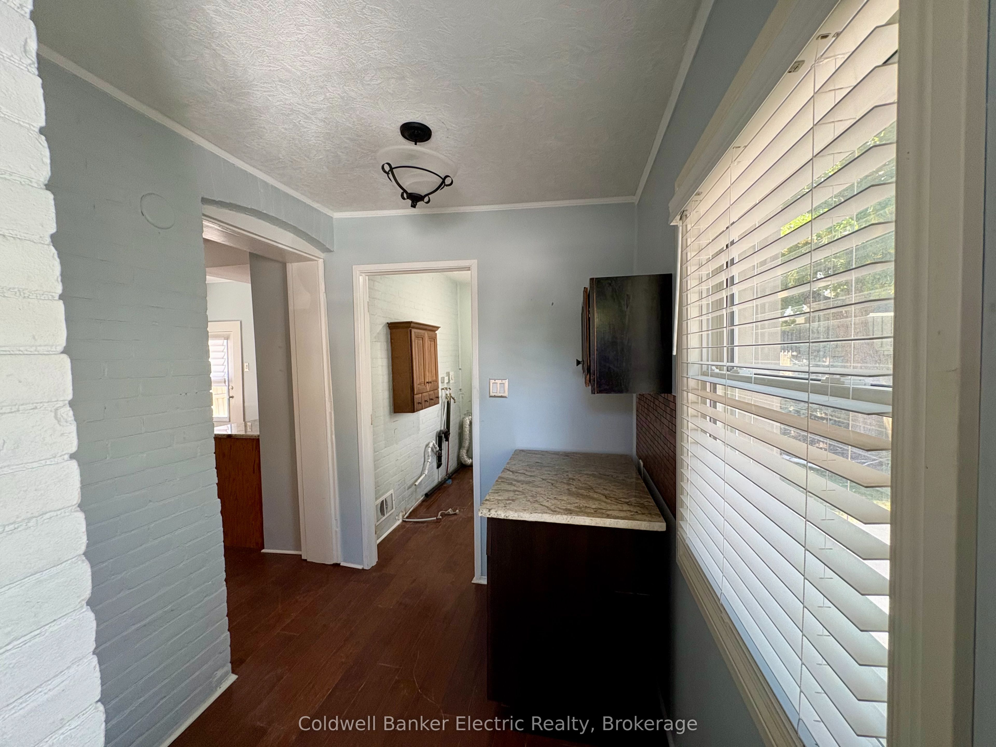 21 Sussex Street N Property Photo 7