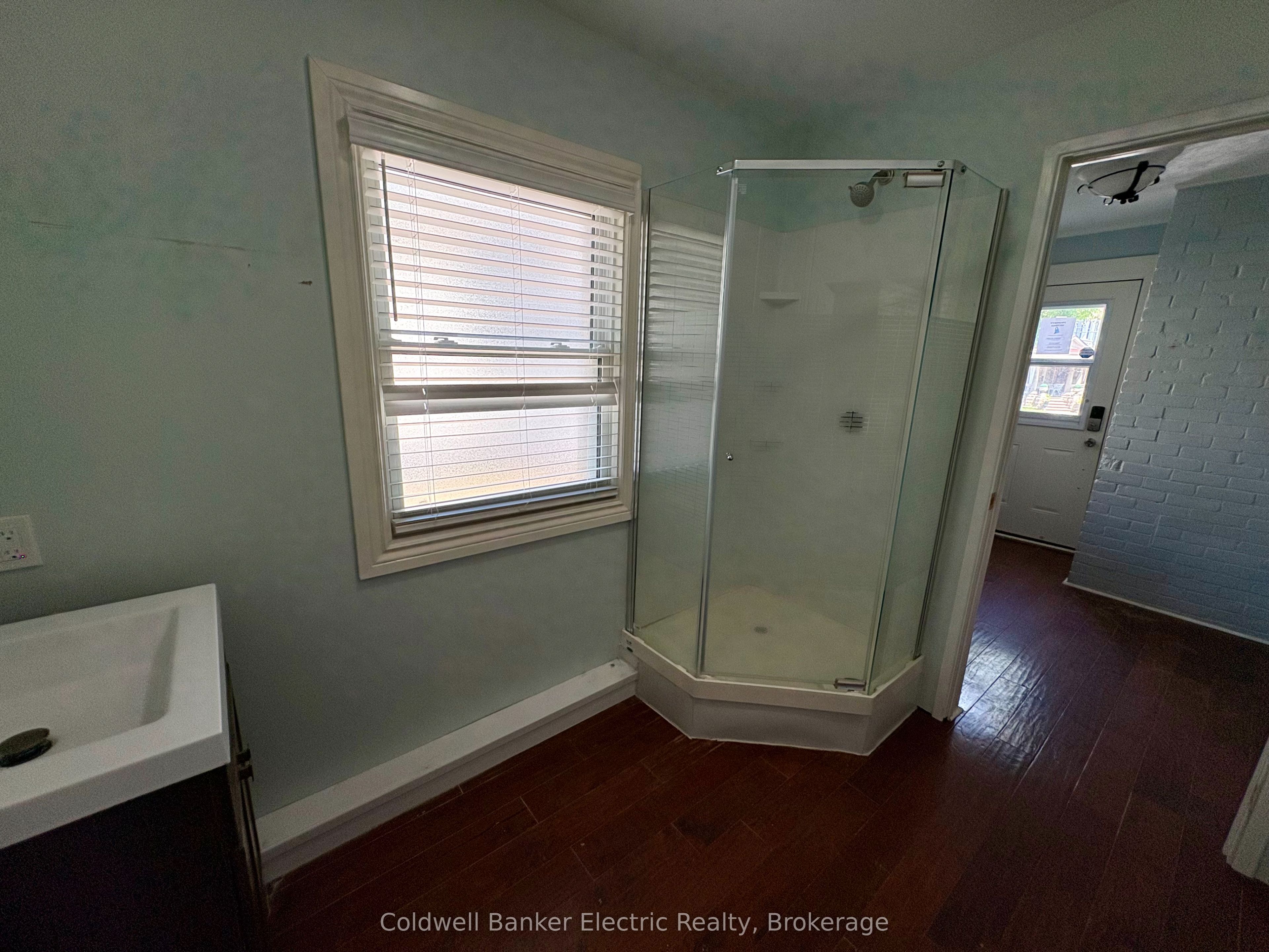 21 Sussex Street N Property Photo 8