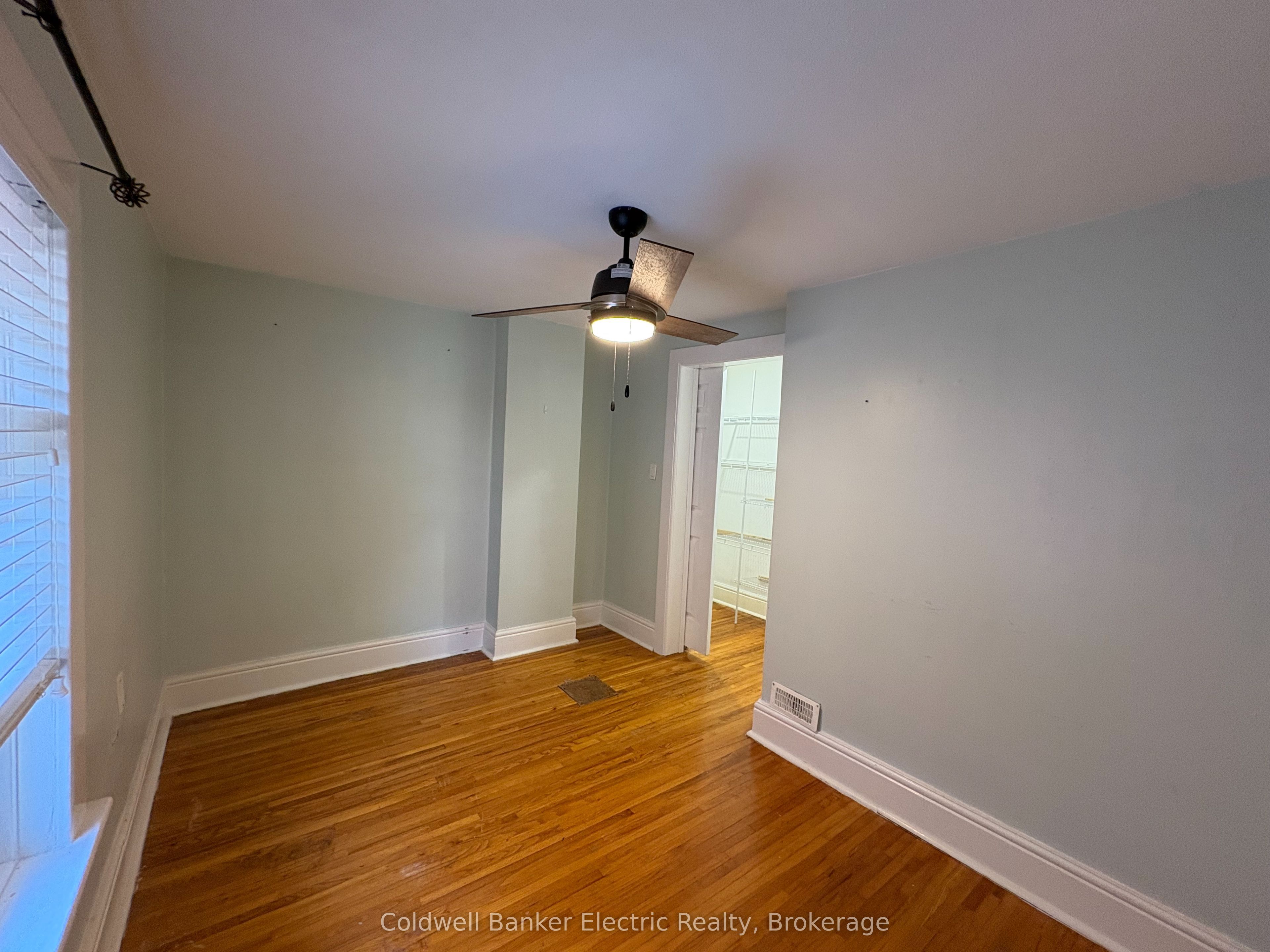 21 Sussex Street N Property Photo 10