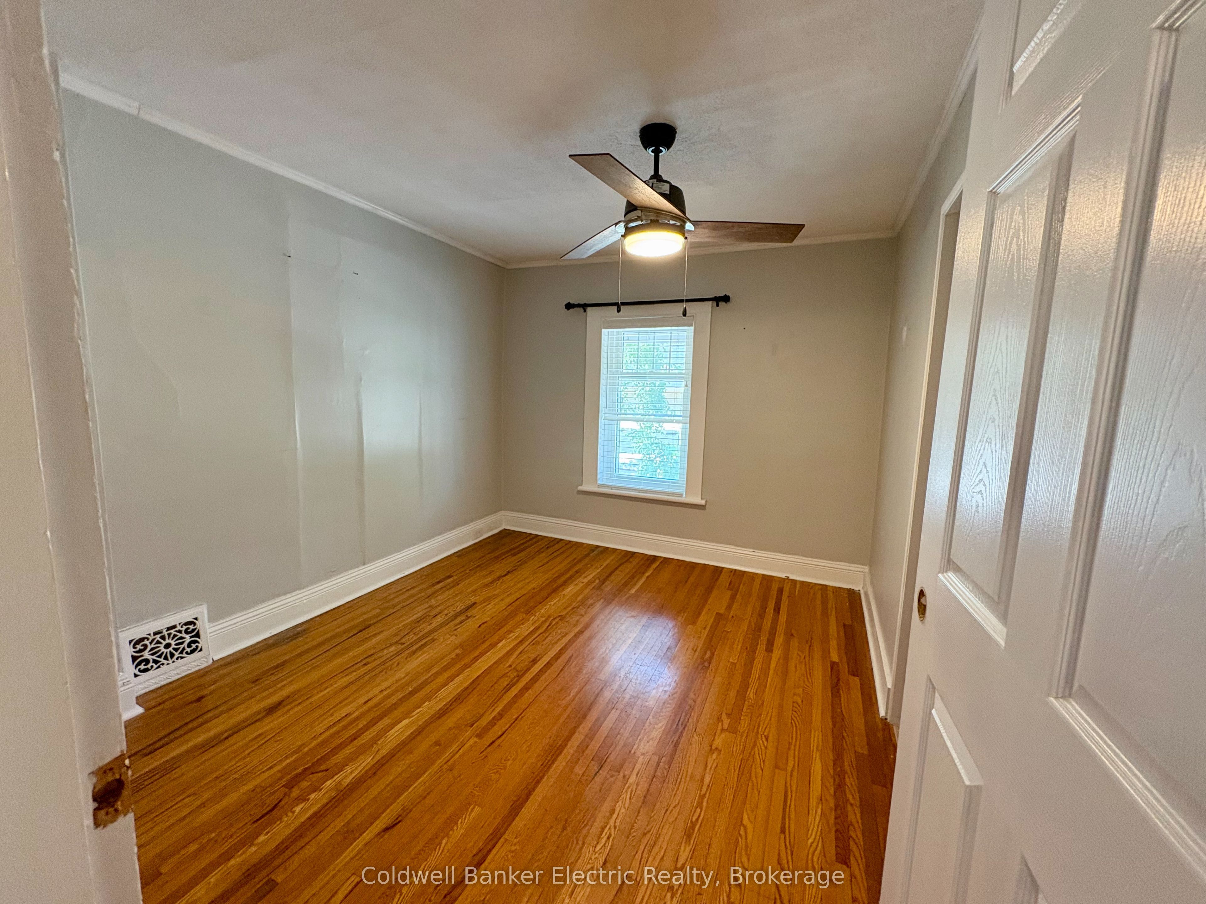 21 Sussex Street N Property Photo 12