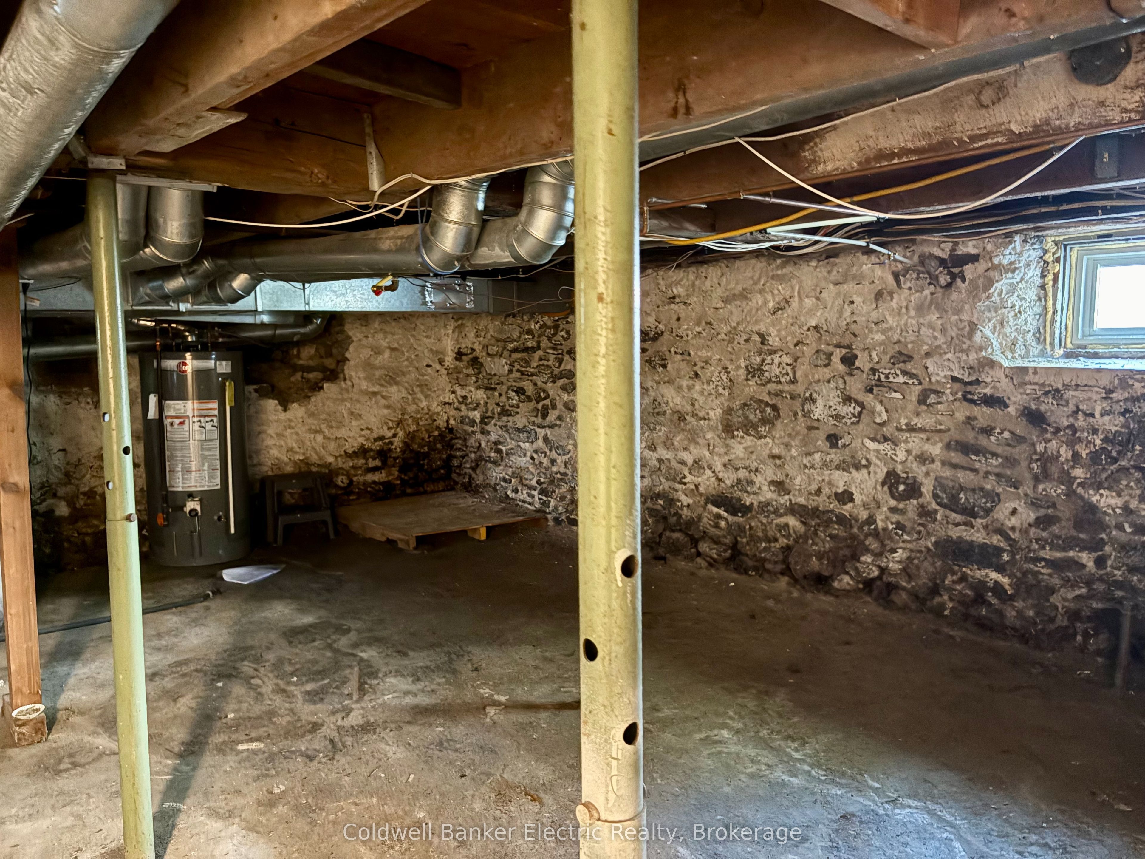 21 Sussex Street N Property Photo 14