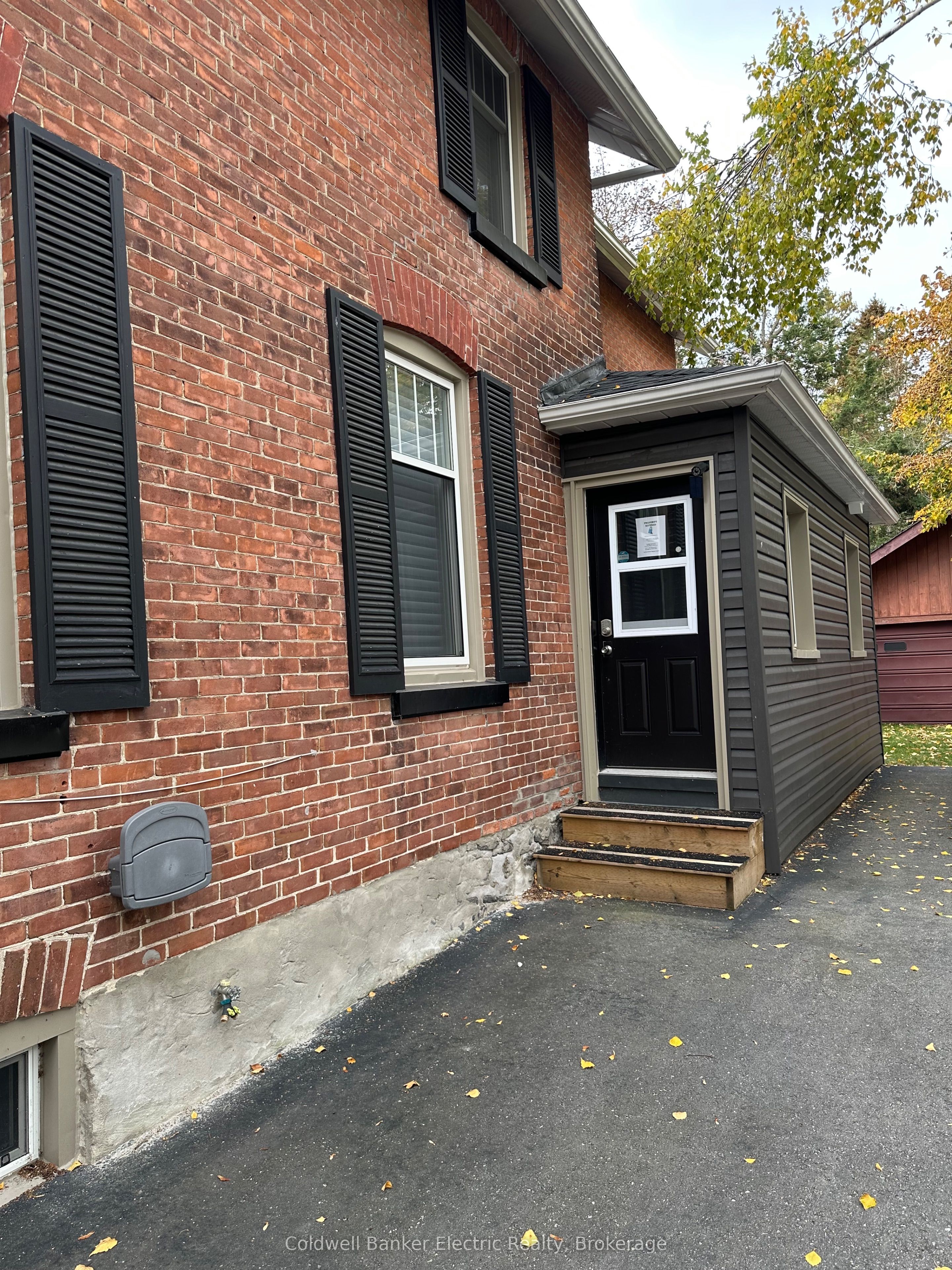 21 Sussex Street N Property Photo 19