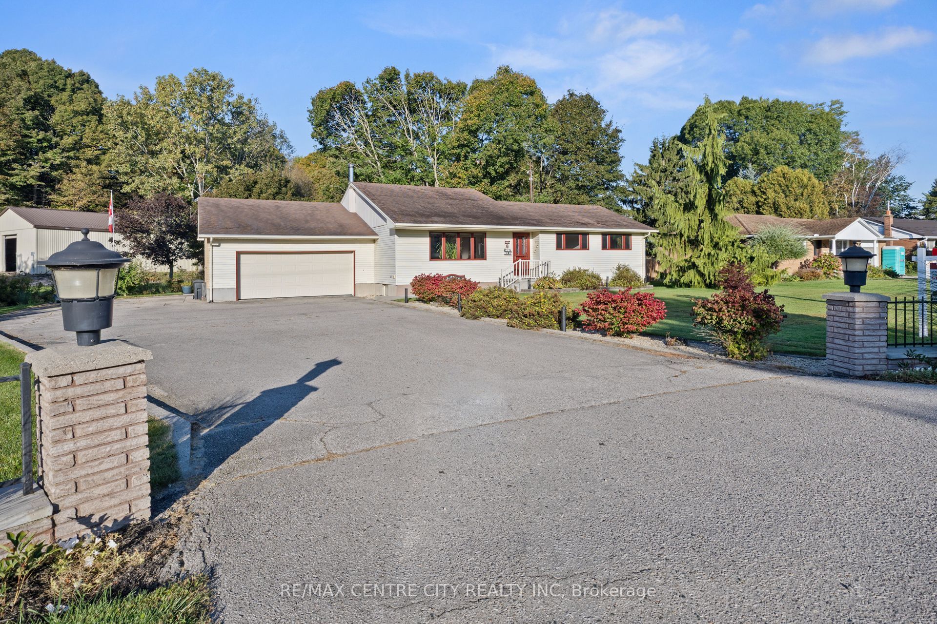 324 Carlow Road Property Photo 1