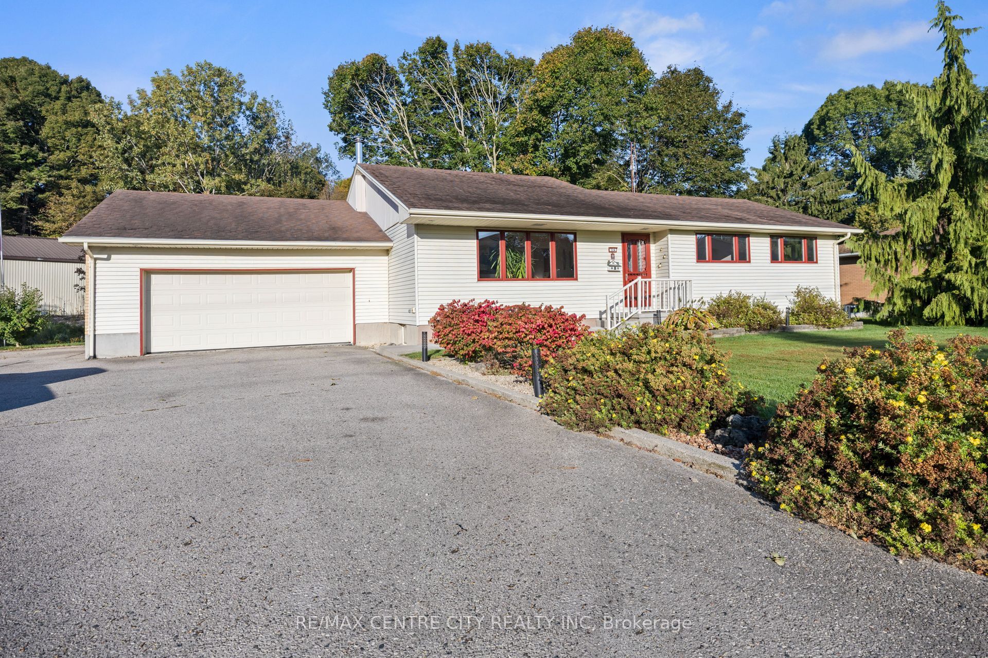 324 Carlow Road Property Photo 2