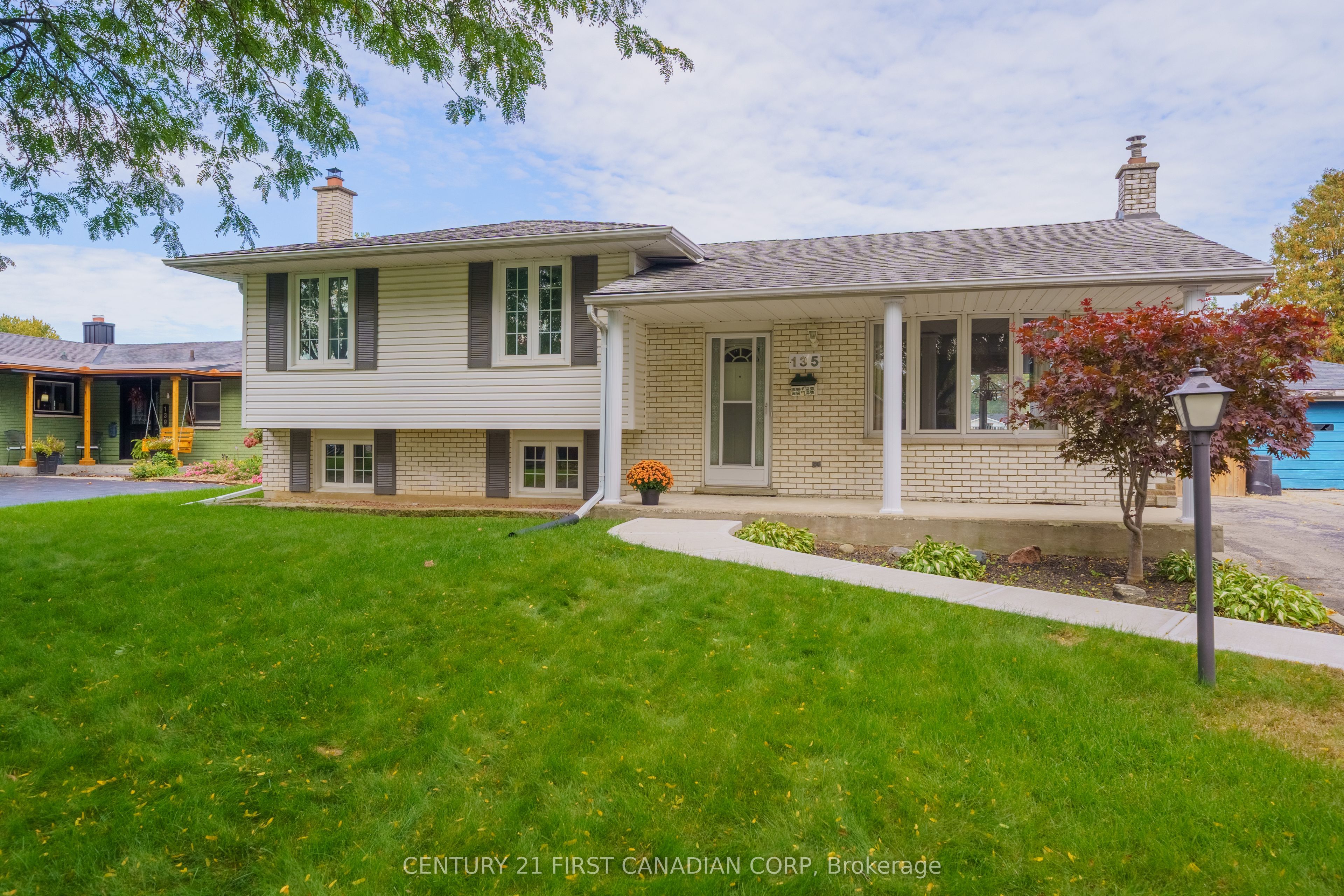 135 Downing Crescent