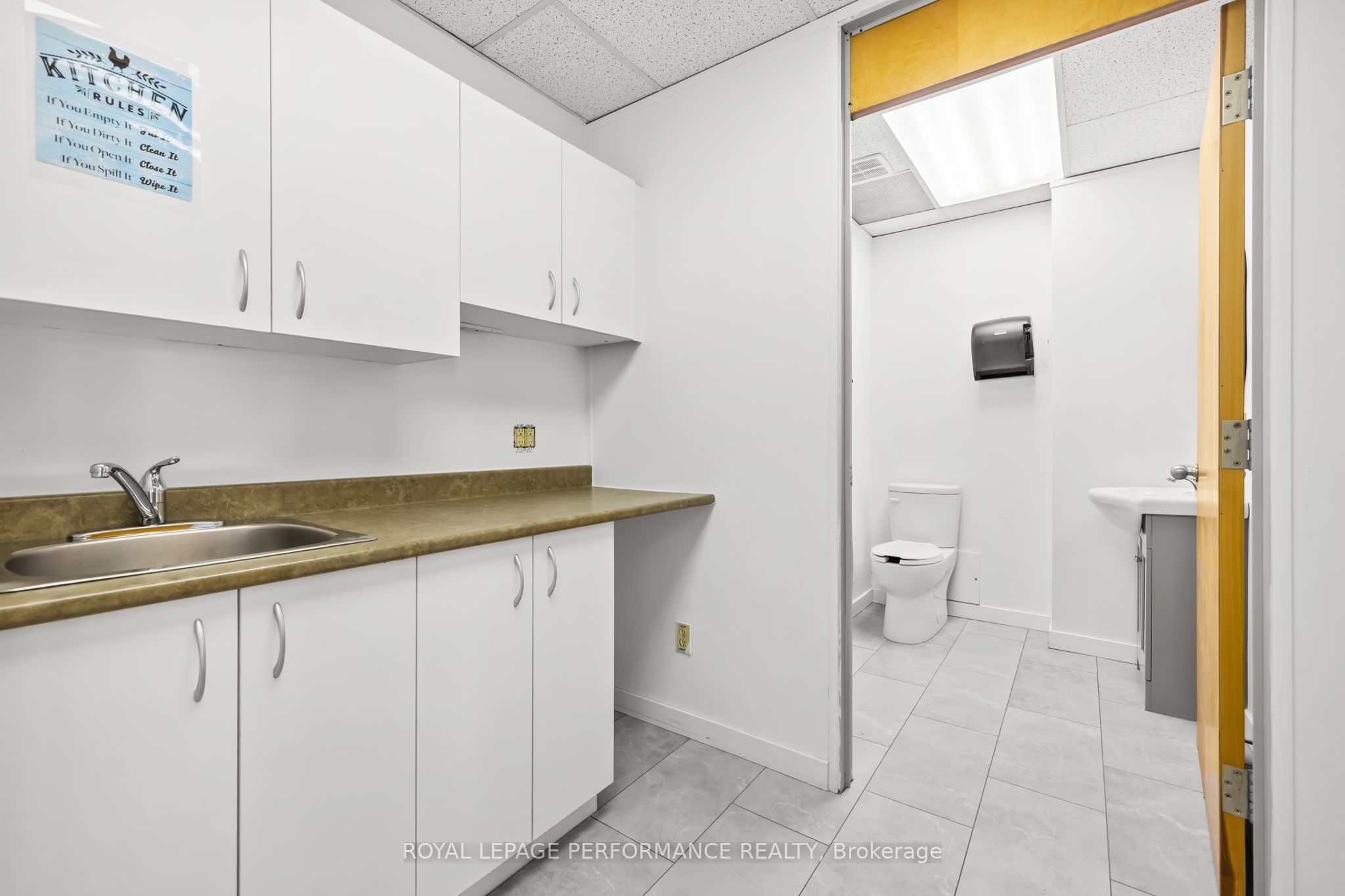 5470 Canotek Road 40 Property Photo 30
