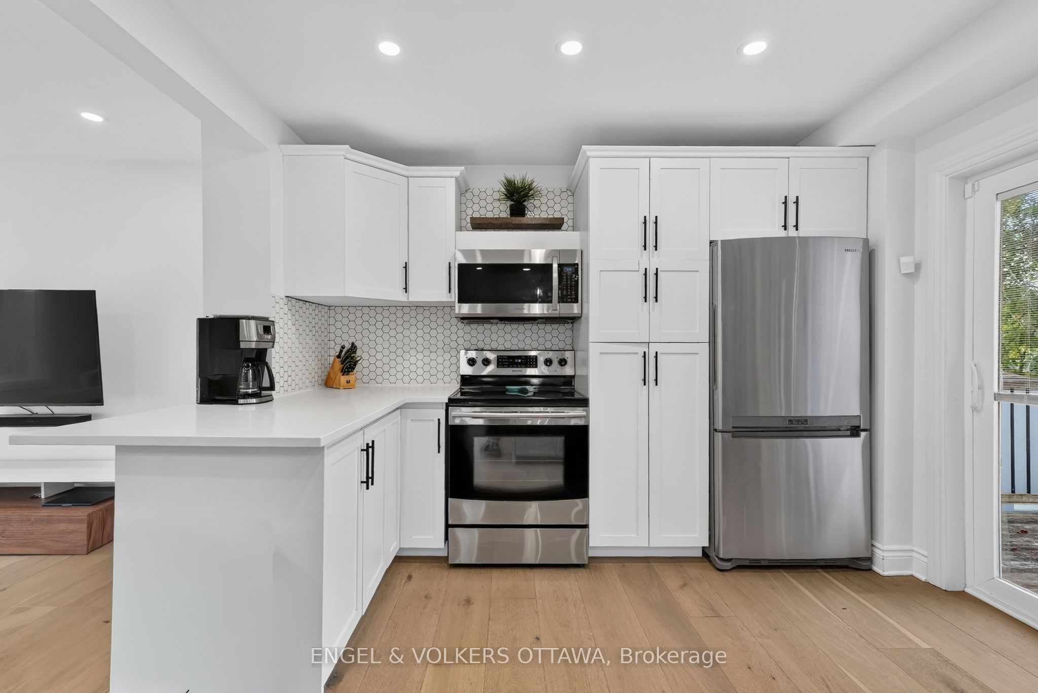 1330 Kilborn Avenue Property Photo 10