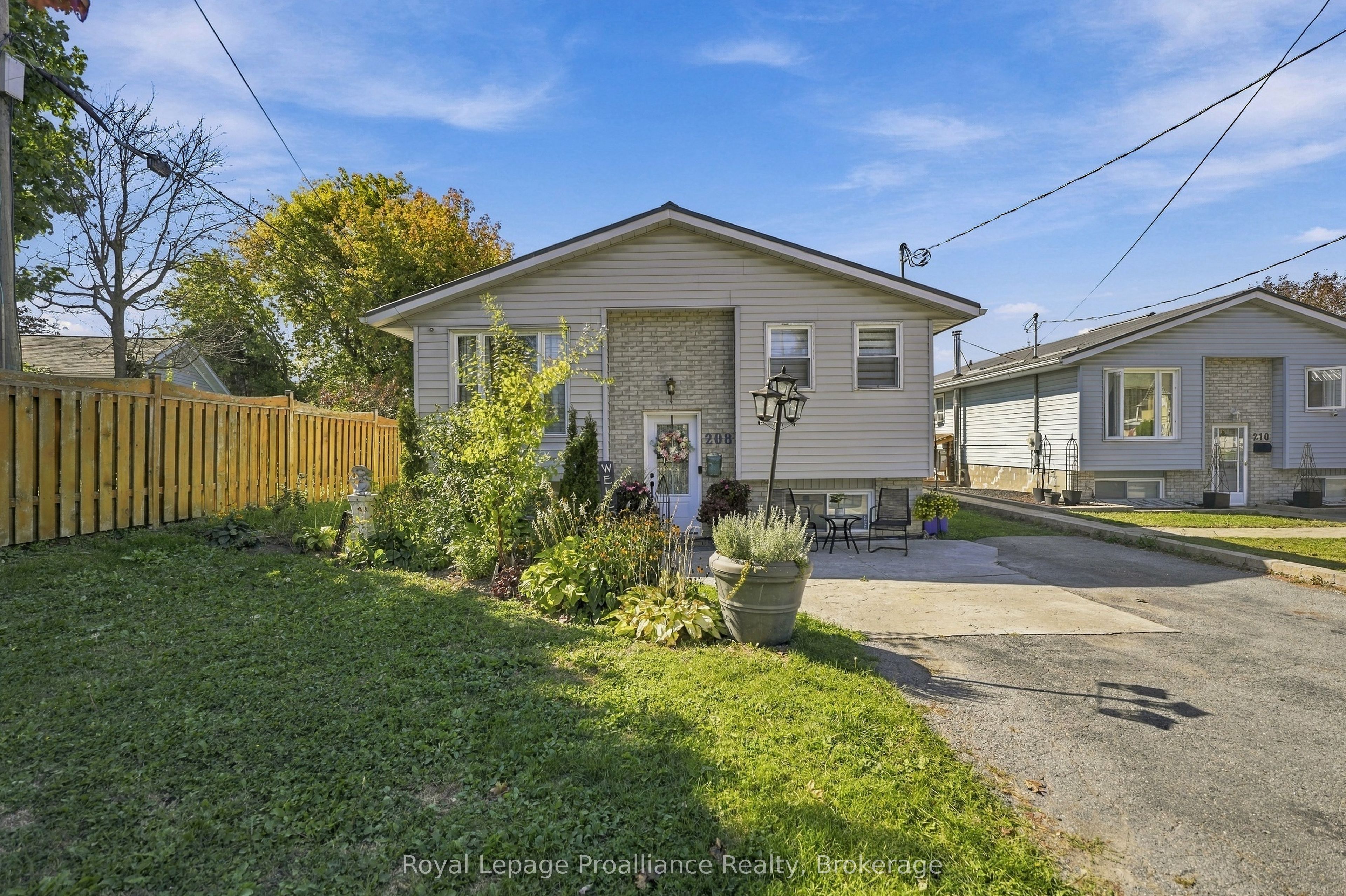208 Byron Street Property Photo 1