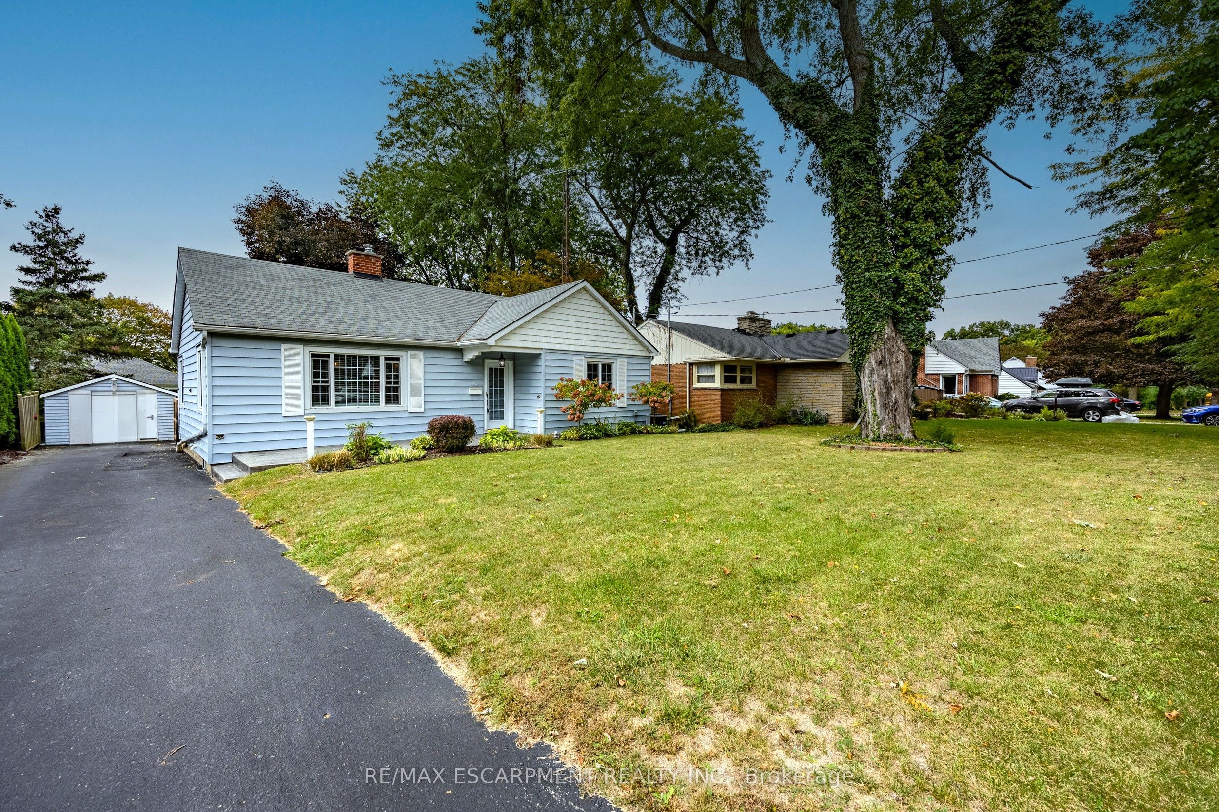 30 Gibson Drive Property Photo 2