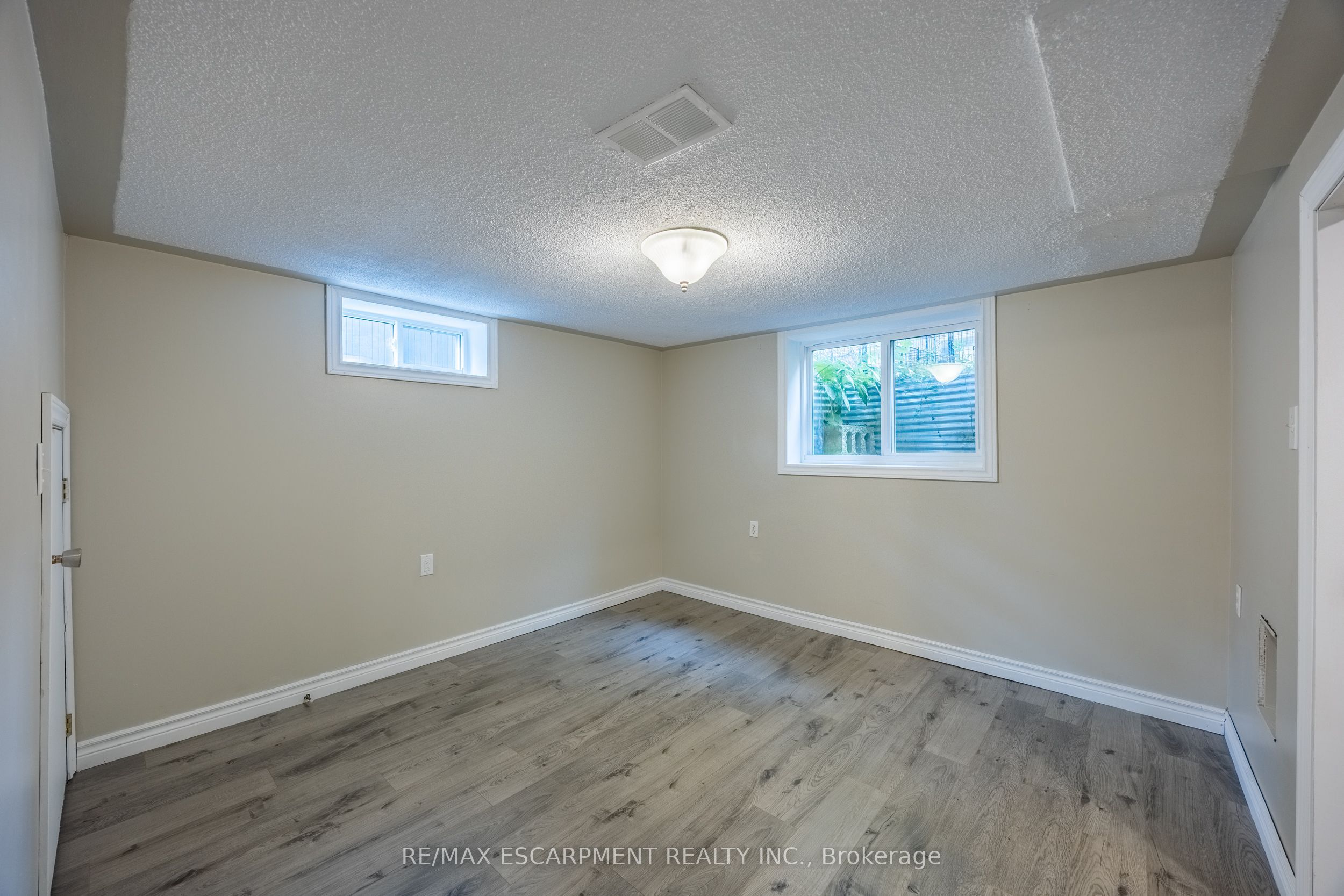 30 Gibson Drive Property Photo 24
