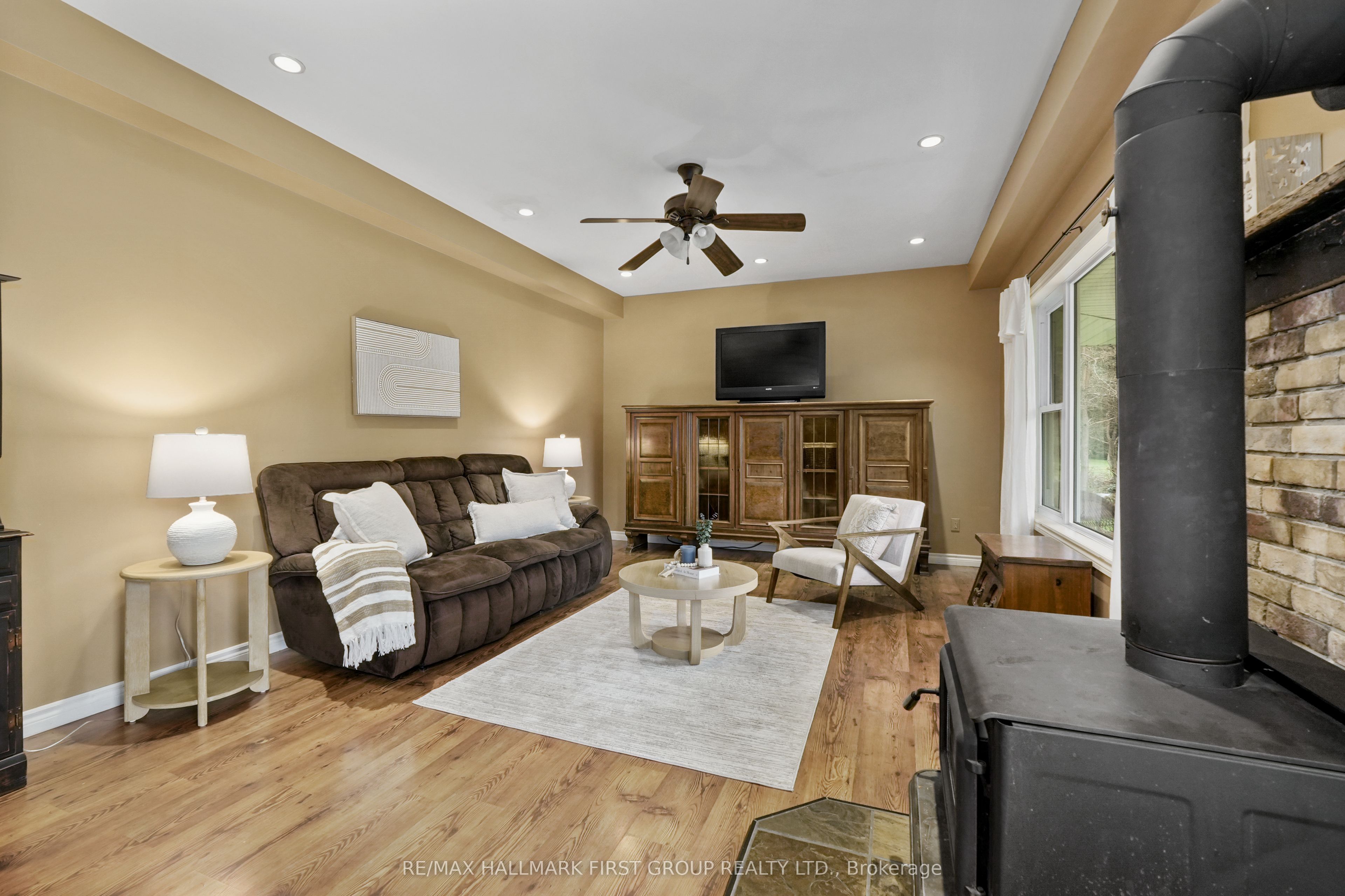 3937 Larose Crescent Property Photo 21