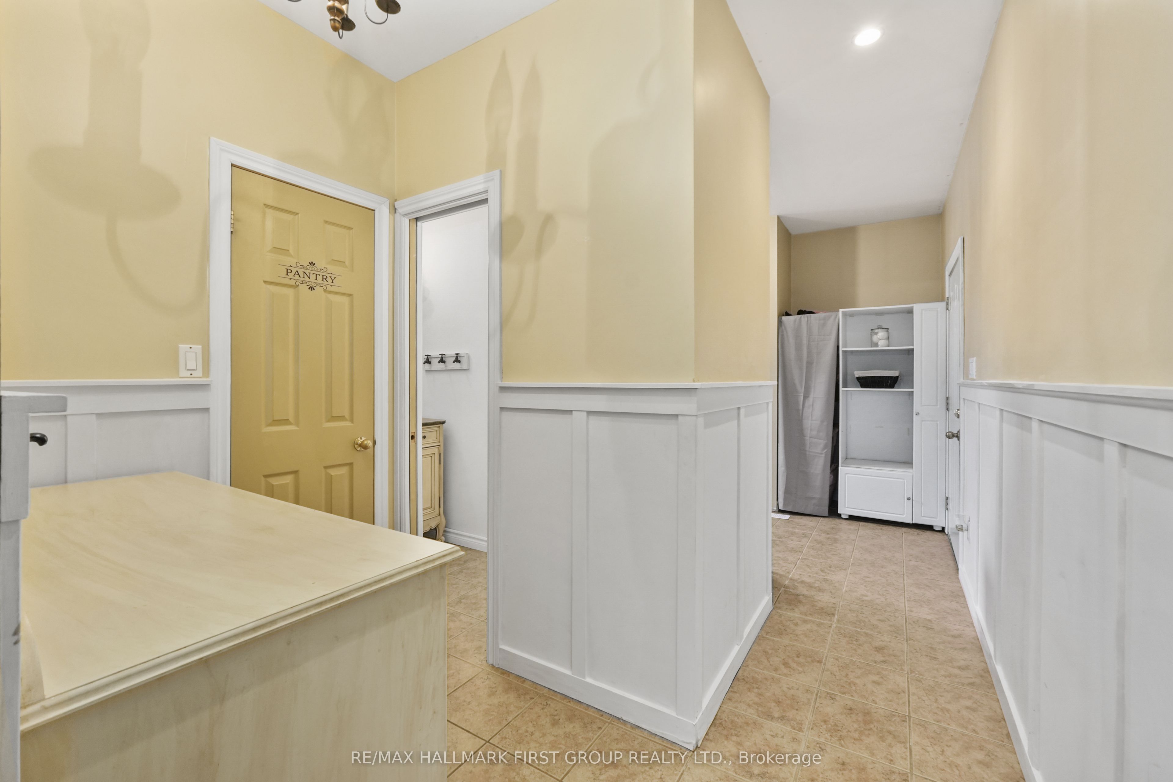 3937 Larose Crescent Property Photo 24