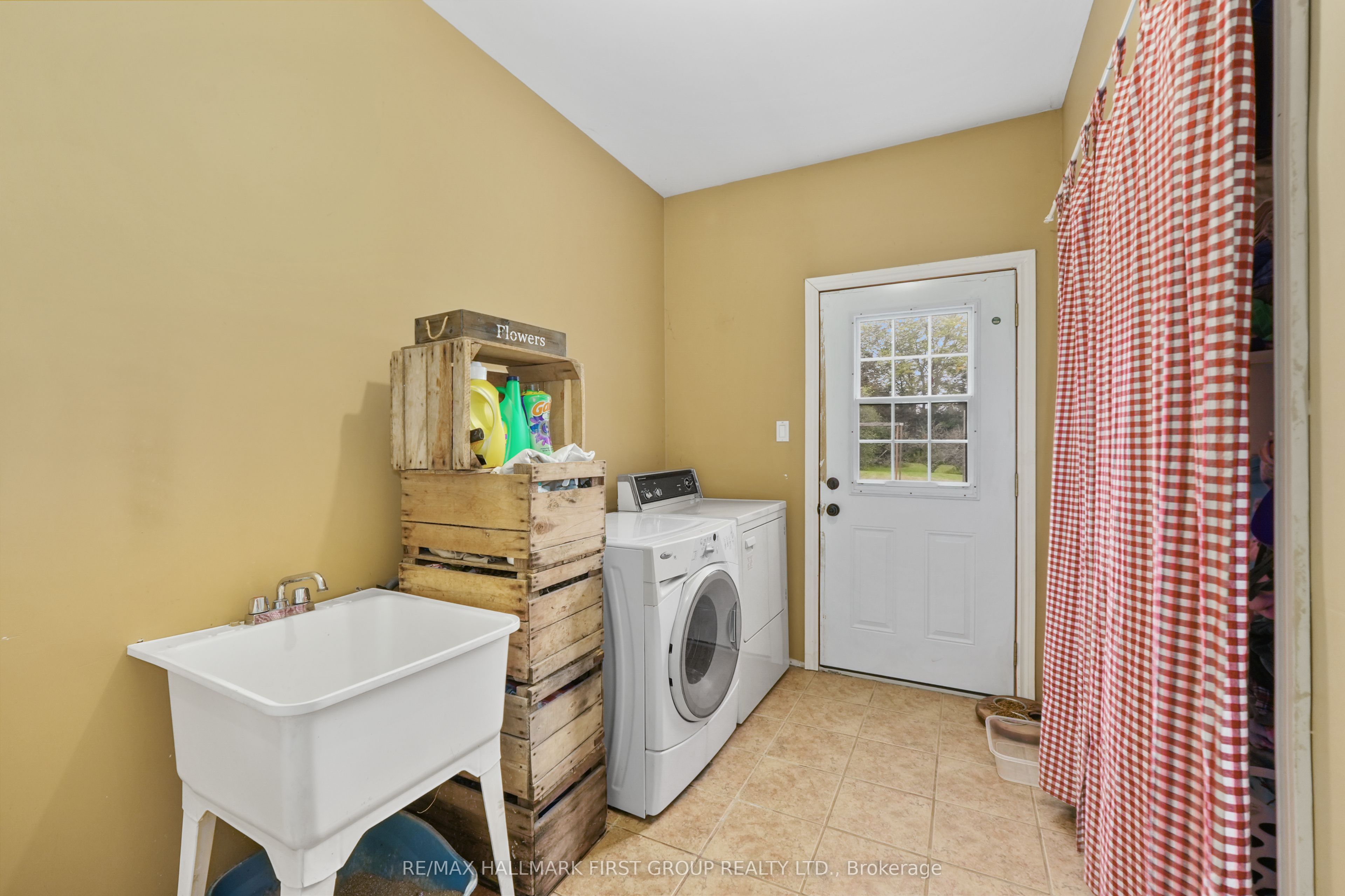 3937 Larose Crescent Property Photo 26