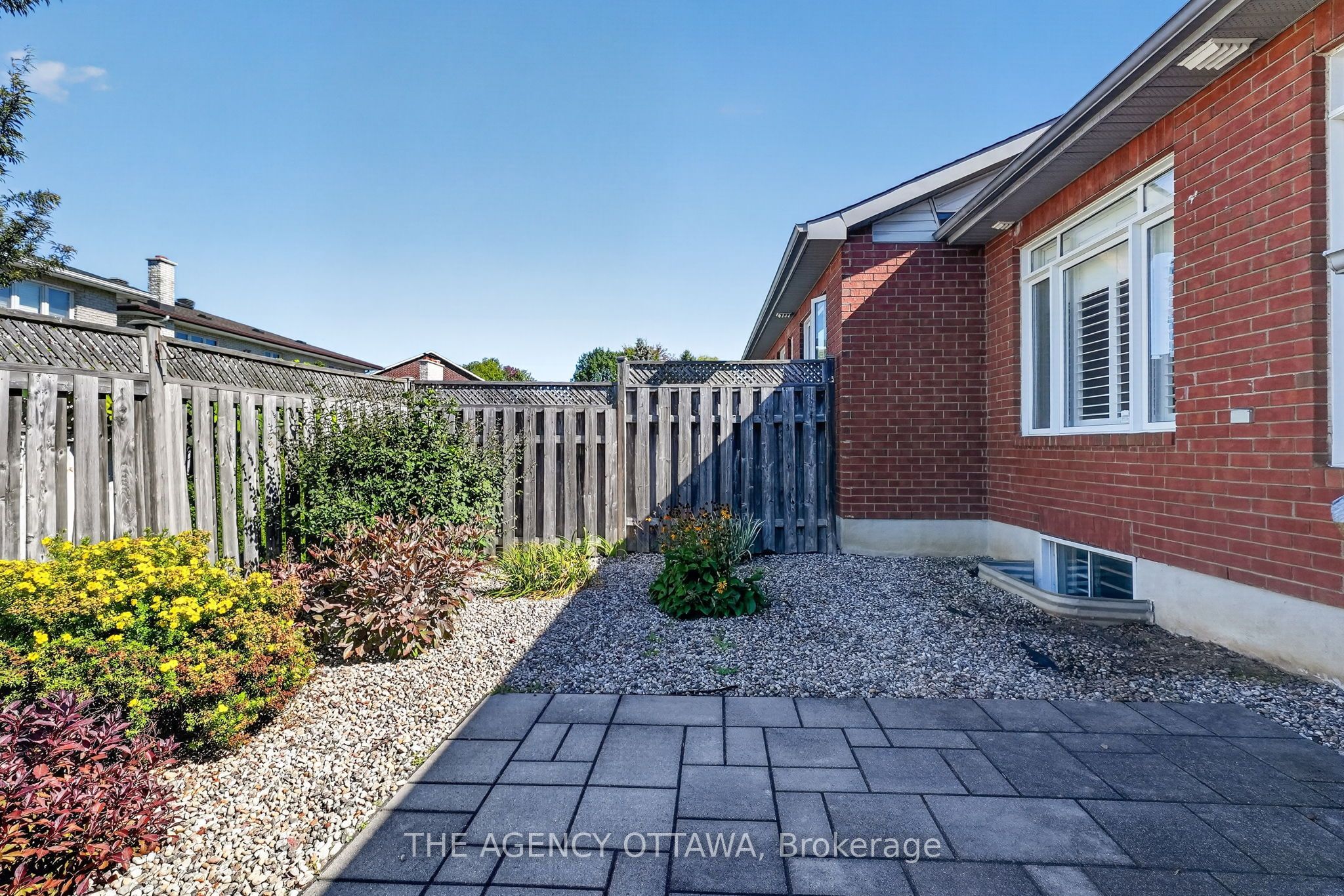 111 Bartlett Private Property Photo 44