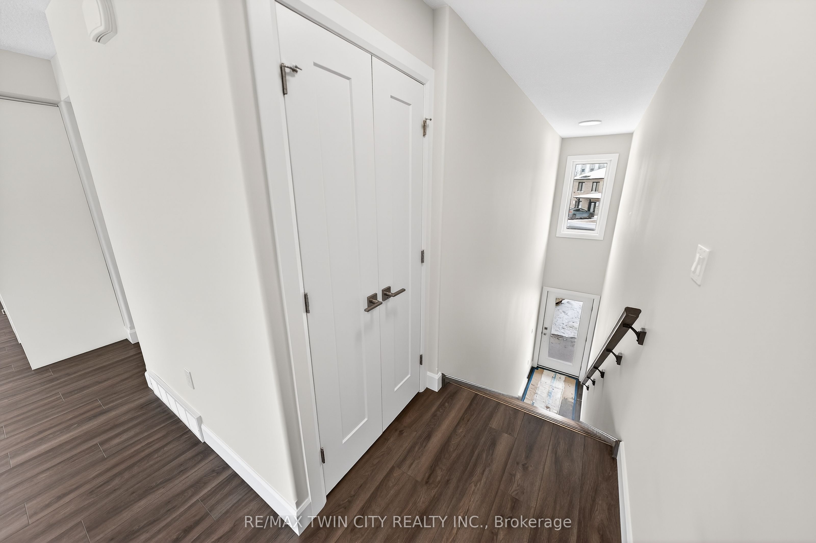 3202 Vivian Line 49 Property Photo 4