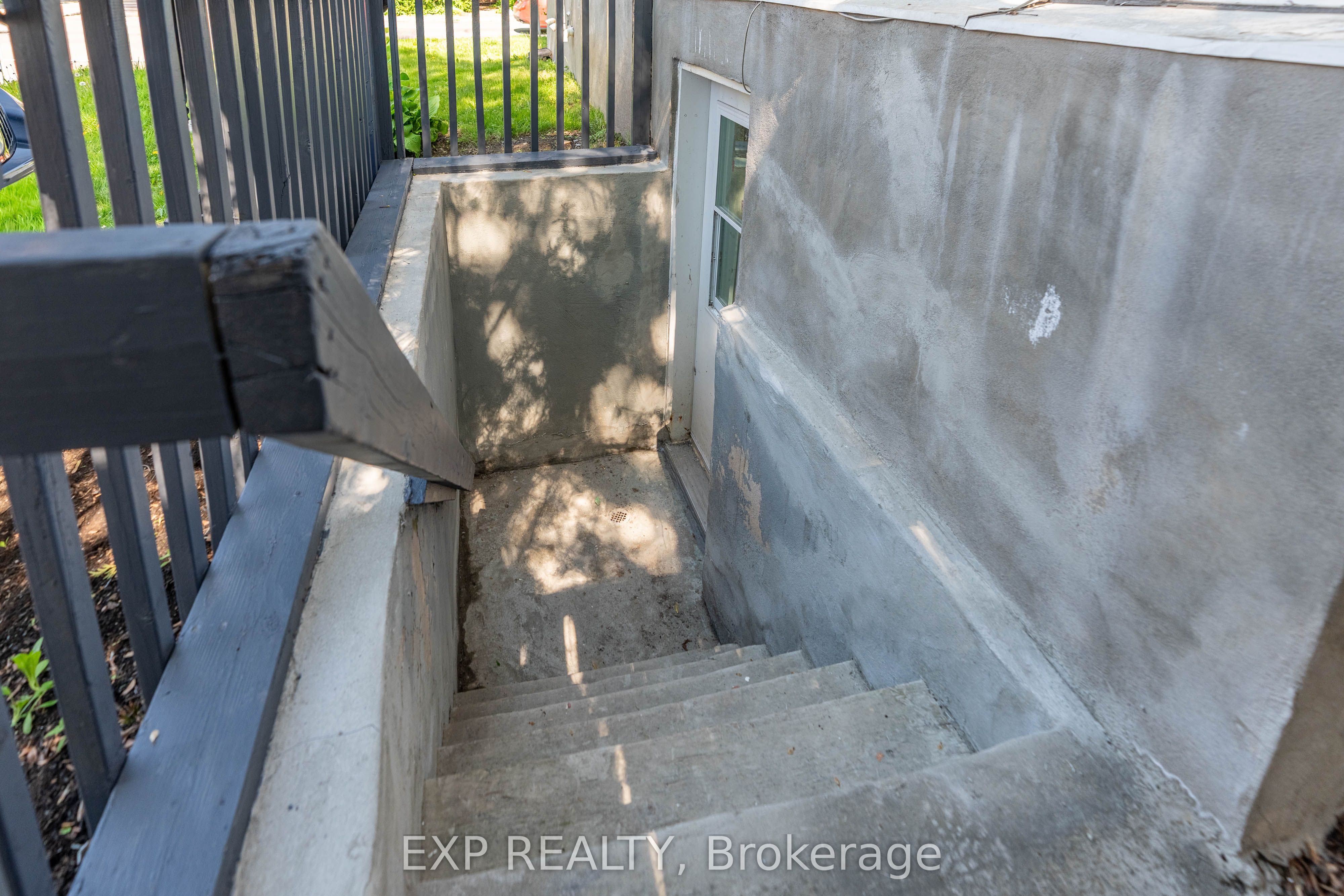 514 Lyon Street N Property Photo 13