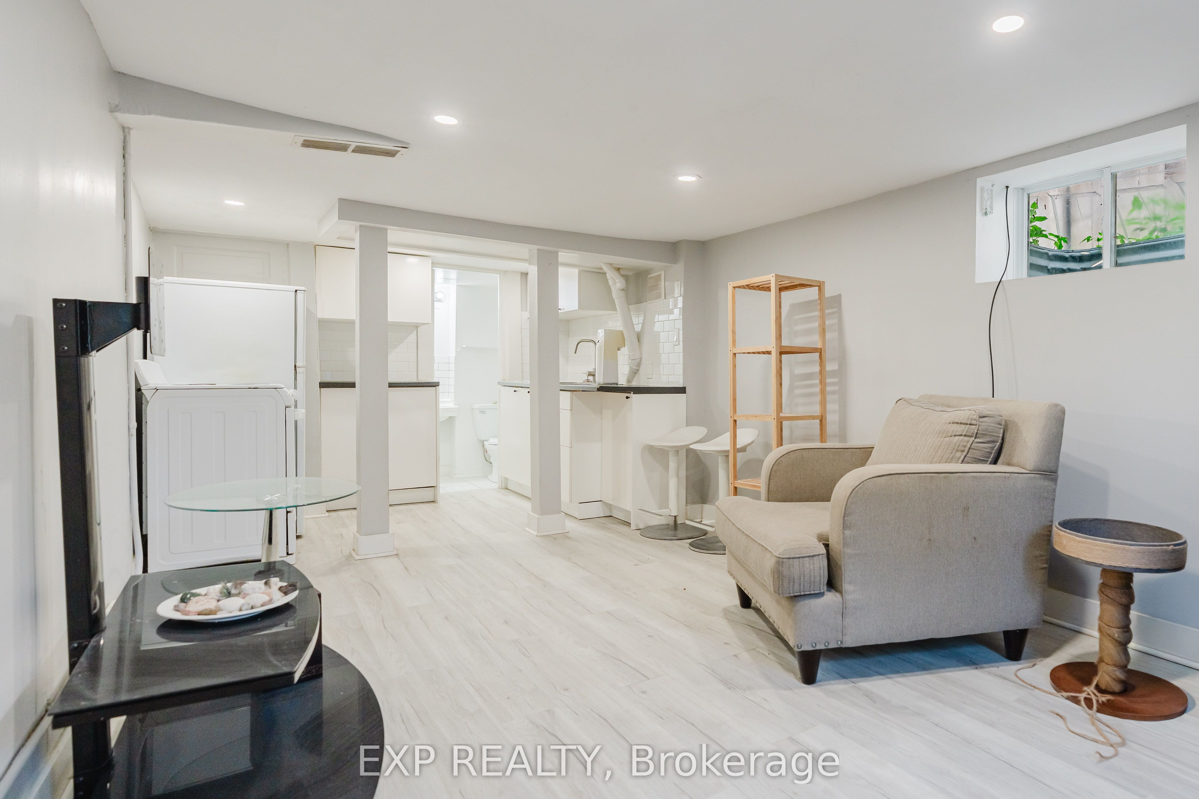 514 Lyon Street N Property Photo 15